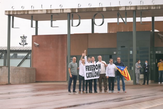 Presos políticos juntos en la salida de Lledoners - Sergi Alcàzar