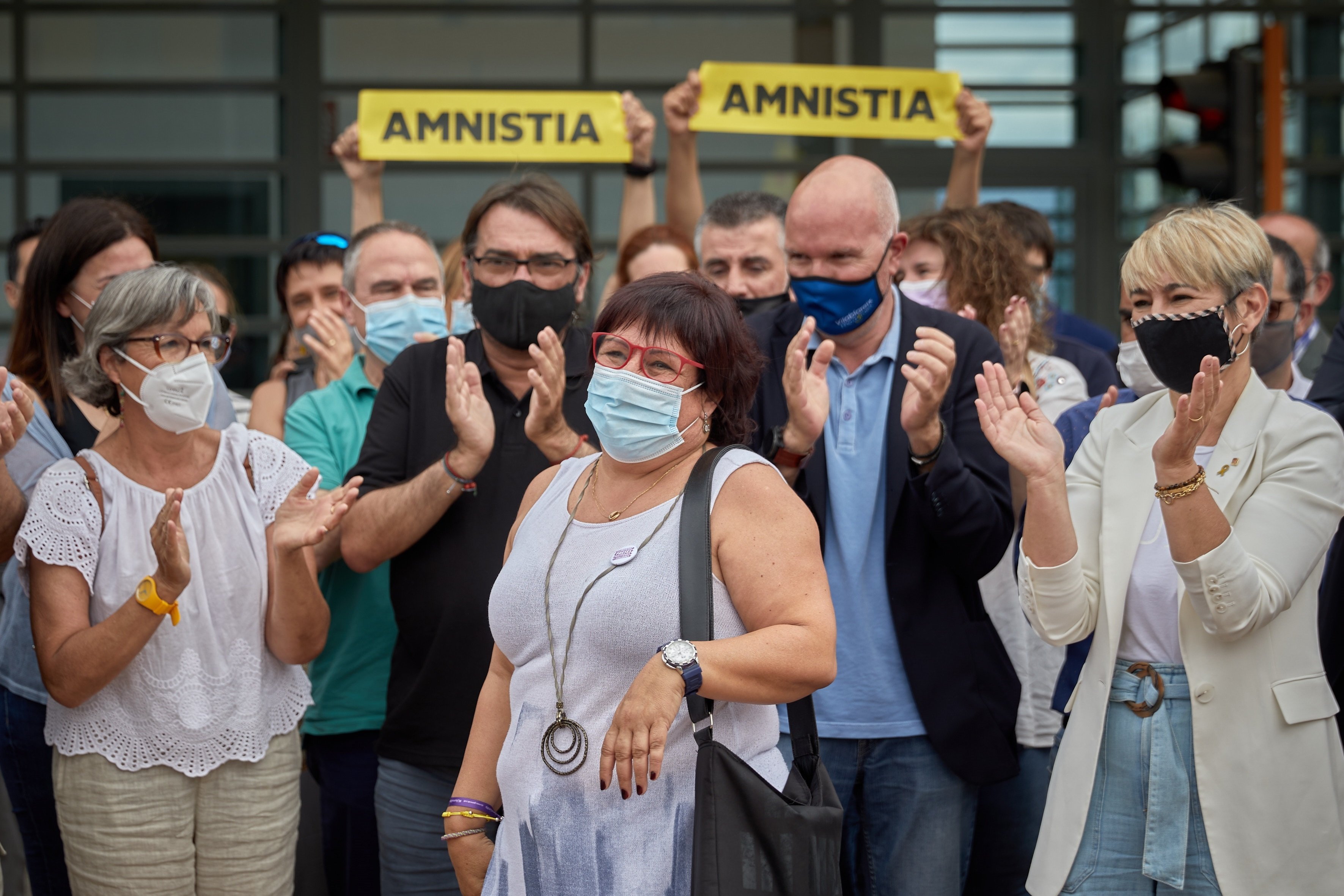 Dolors Bassa en sortir de la presó: "No s'ha acabat res"