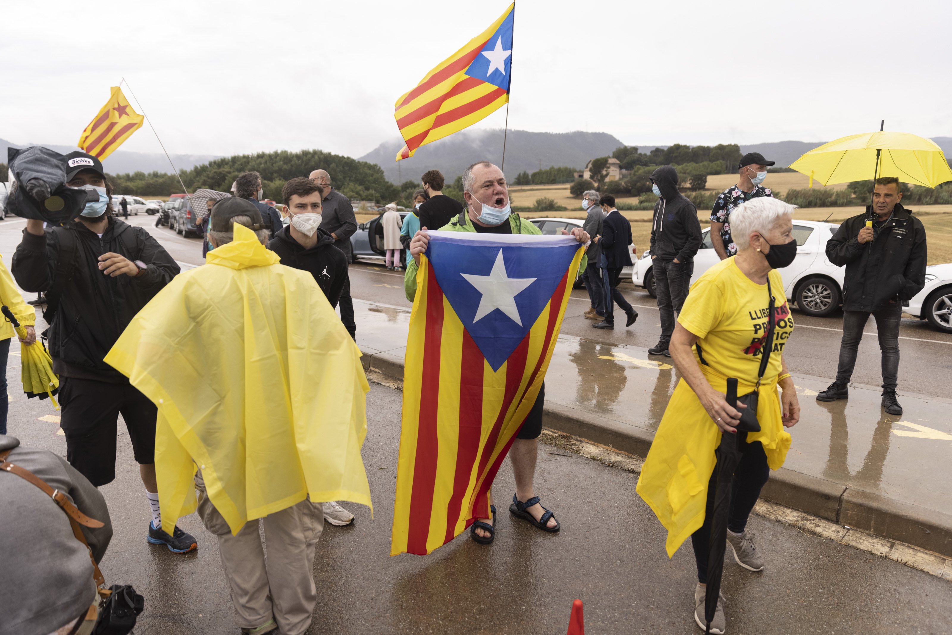 622496225: Les fotos dels lectors de la Diada als pobles i ciutats de Catalunya