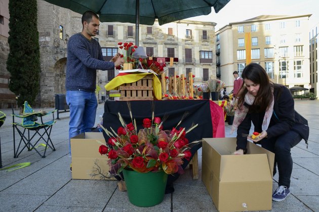 MUNTATGE PARADETA SANT JORDI   LAURA GÓMEZ