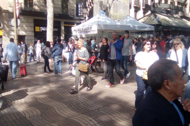 Primeres hores del matí Diada Sant Jordi 2017   Gustau Nerín