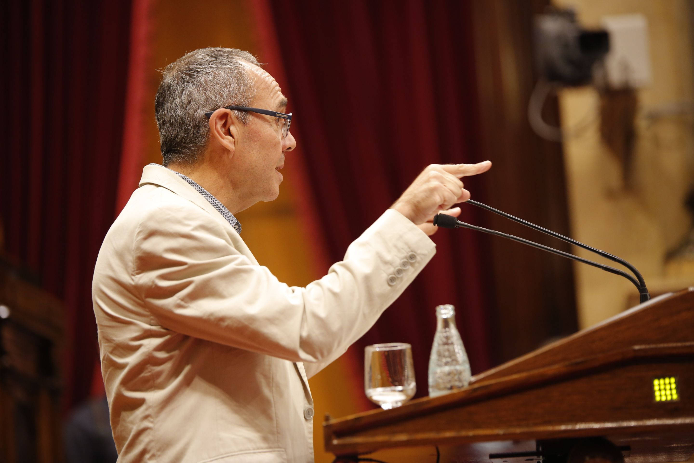 Coscubiela se enfrenta a Colau por la manifestación de la Diada