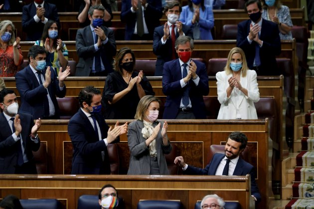 Pedro Sánchez, congreso, comparecencia, indultos, Pablo Casado recibe el aplauso de la bancada popular   EFE