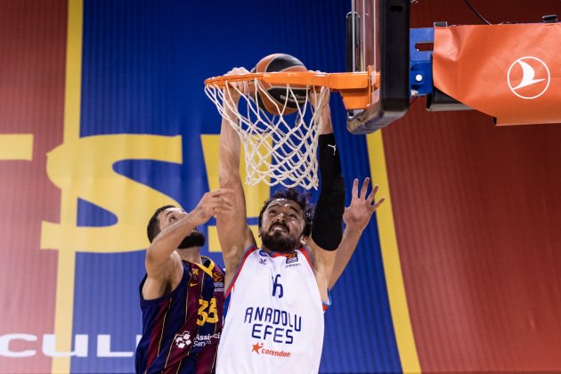 Sanli Efes Mirotic Barca Europa Press Sanli Efes Mirotic Barca Europa Press