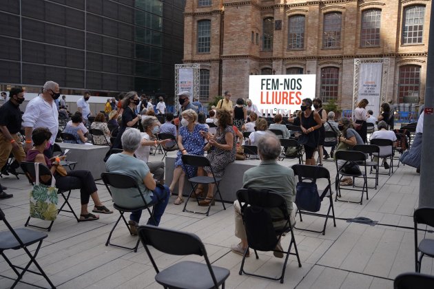 2 Acte Cuixart Omnium  Pau de la Calle