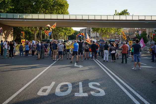Concentración contra el rey Barcelona CaixaForum / Pau de la Calle