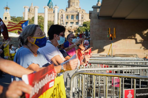 Concentración contra el rey Barcelona CaixaForum / Pau de la Calle