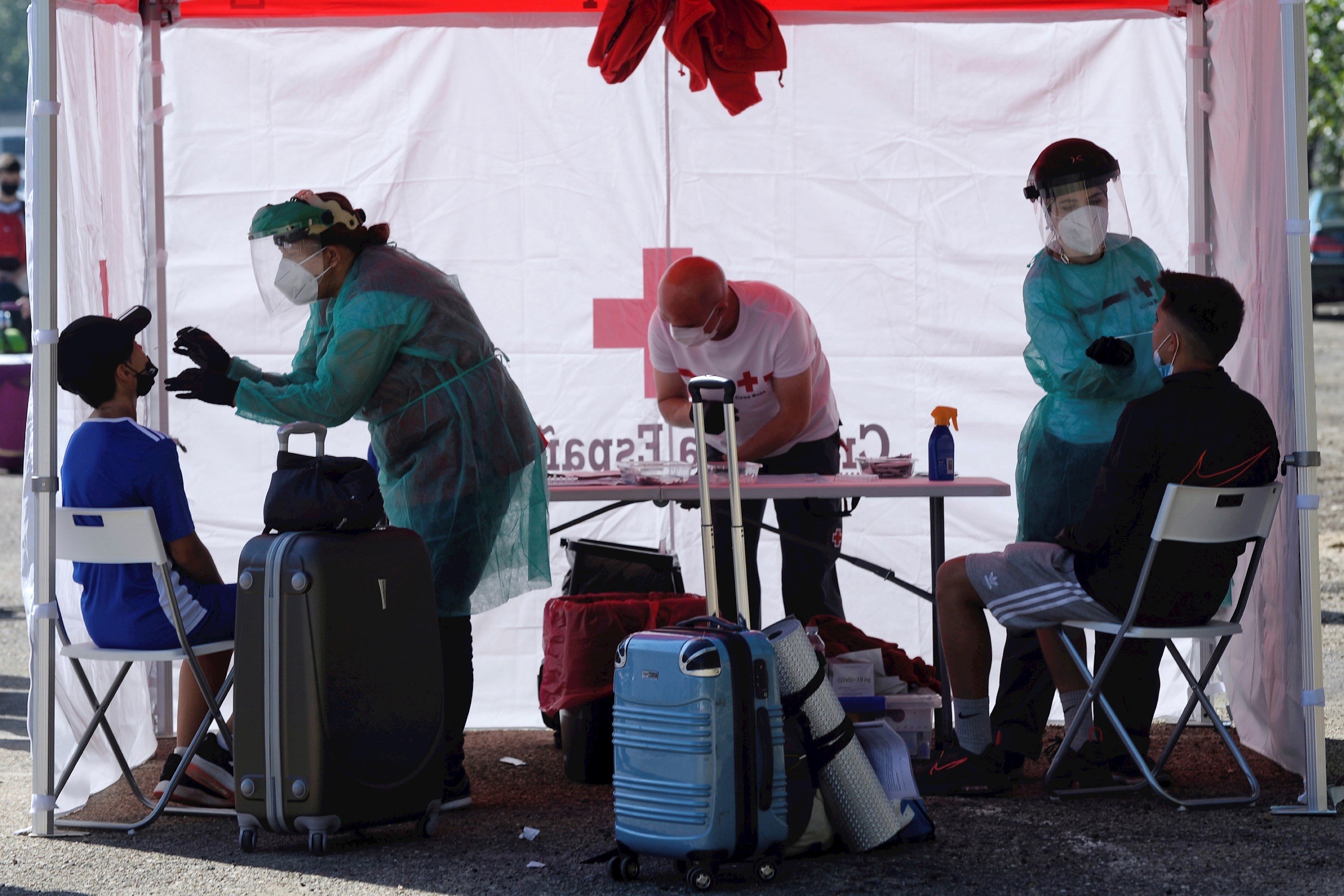 163.000 catalanes se quedan sin pasaporte Covid aunque pasaron el virus