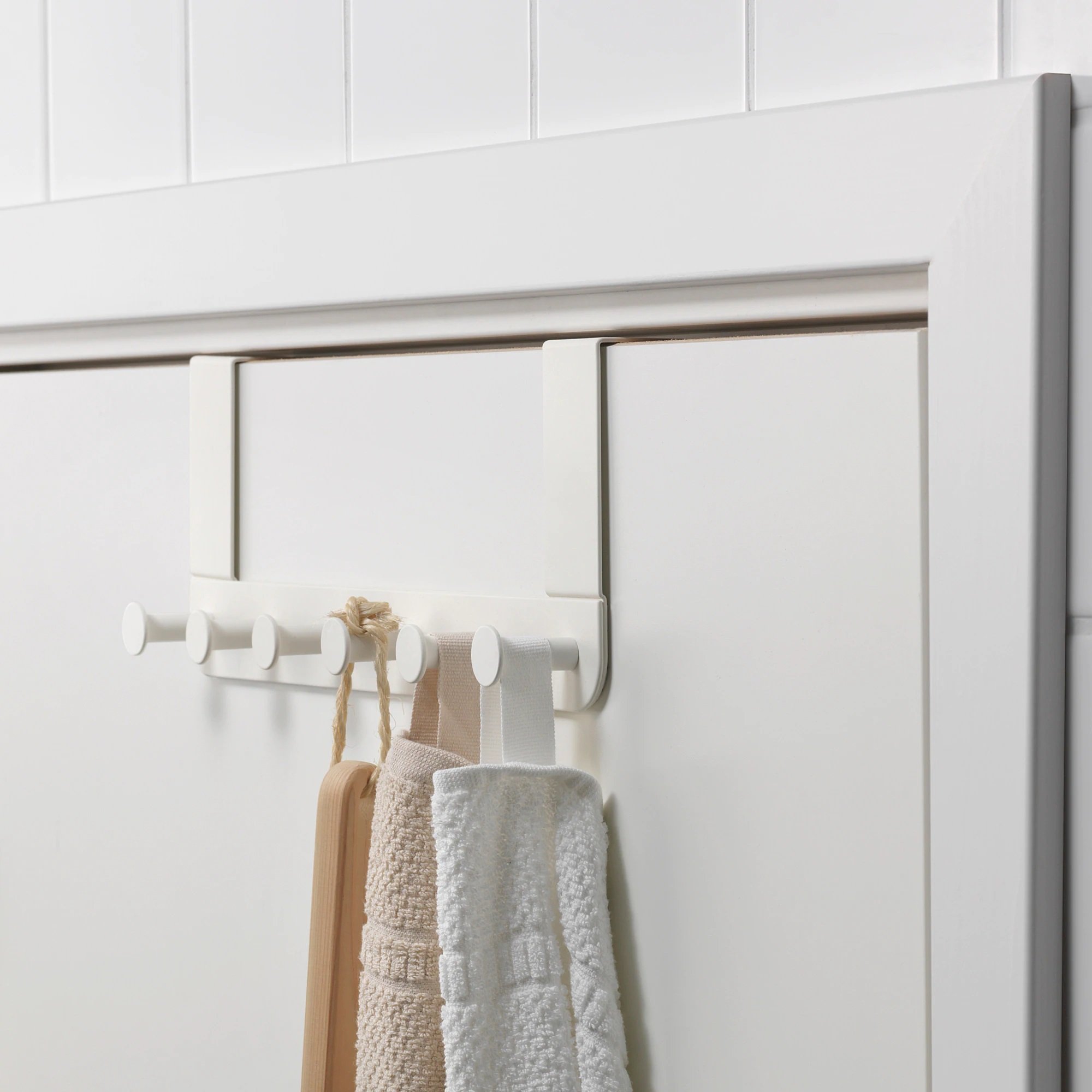 La solución de Ikea para aprovechar al máximo el espacio de los baños pequeños