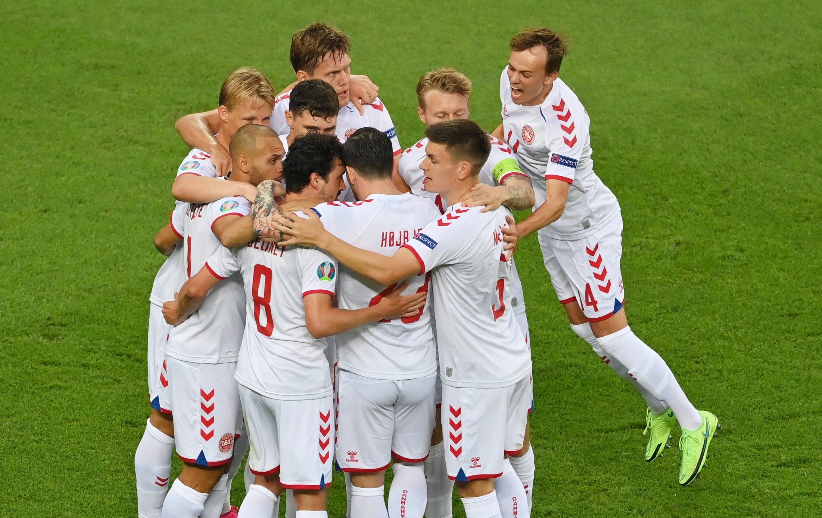 Dinamarca resiste contra la República Checa y estará en las semifinales (1-2)