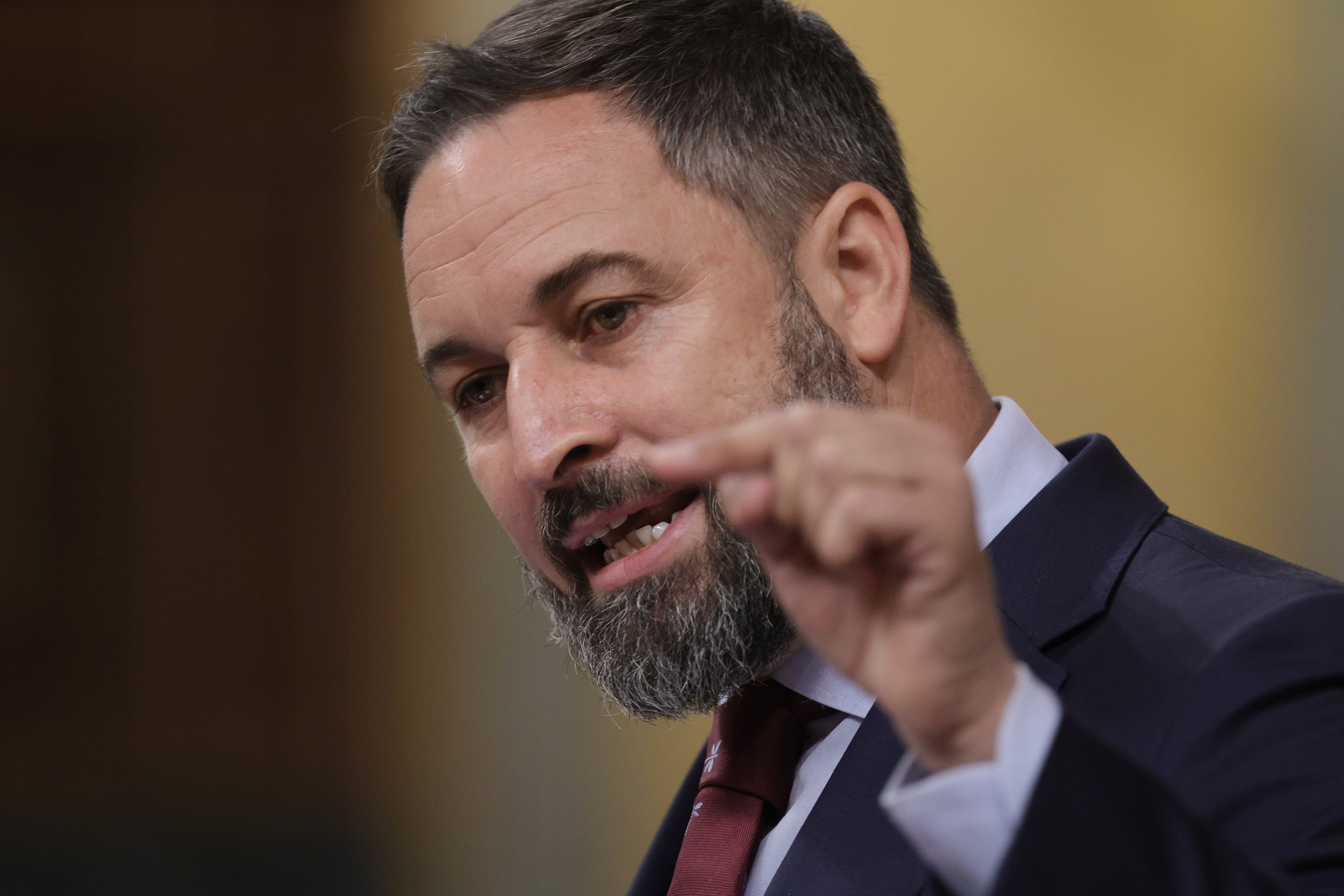 Abascal dispara contra el Ibex: lo acusa de hacer campaña contra Vox