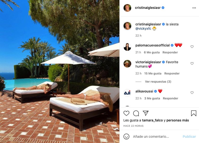 Victoria y Cristina Iglesias siesta Marbella bikini @cristinaiglesiasr