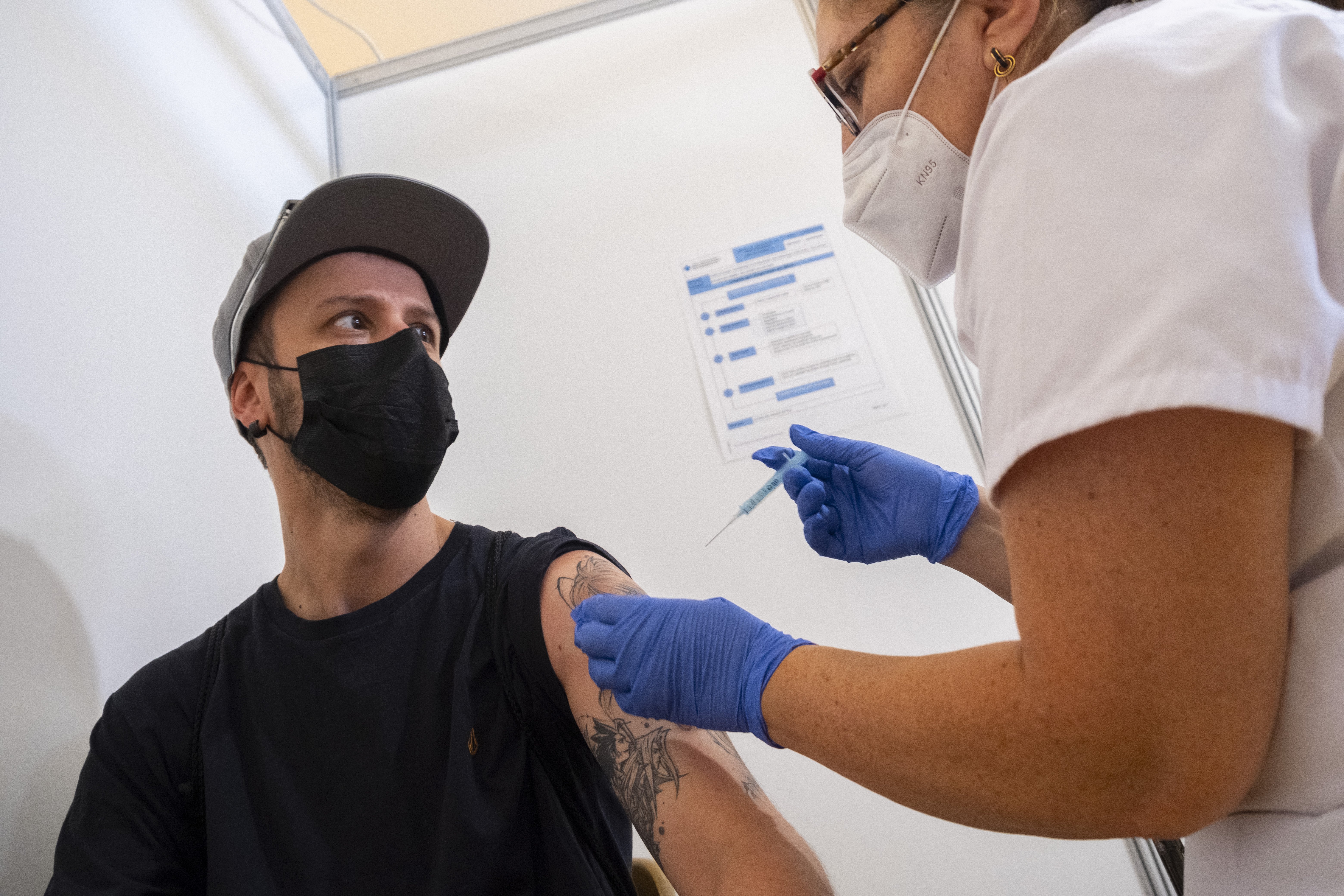 La CEOE insta l'Estat a obligar els treballadors a vacunar-se