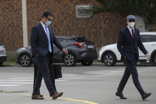Juicio, Mossos, Carlos de Pedro (i) y Xavier Goicoechea (d) en su llegada a la audiencia nacional a declarar, Puigdemont - EP