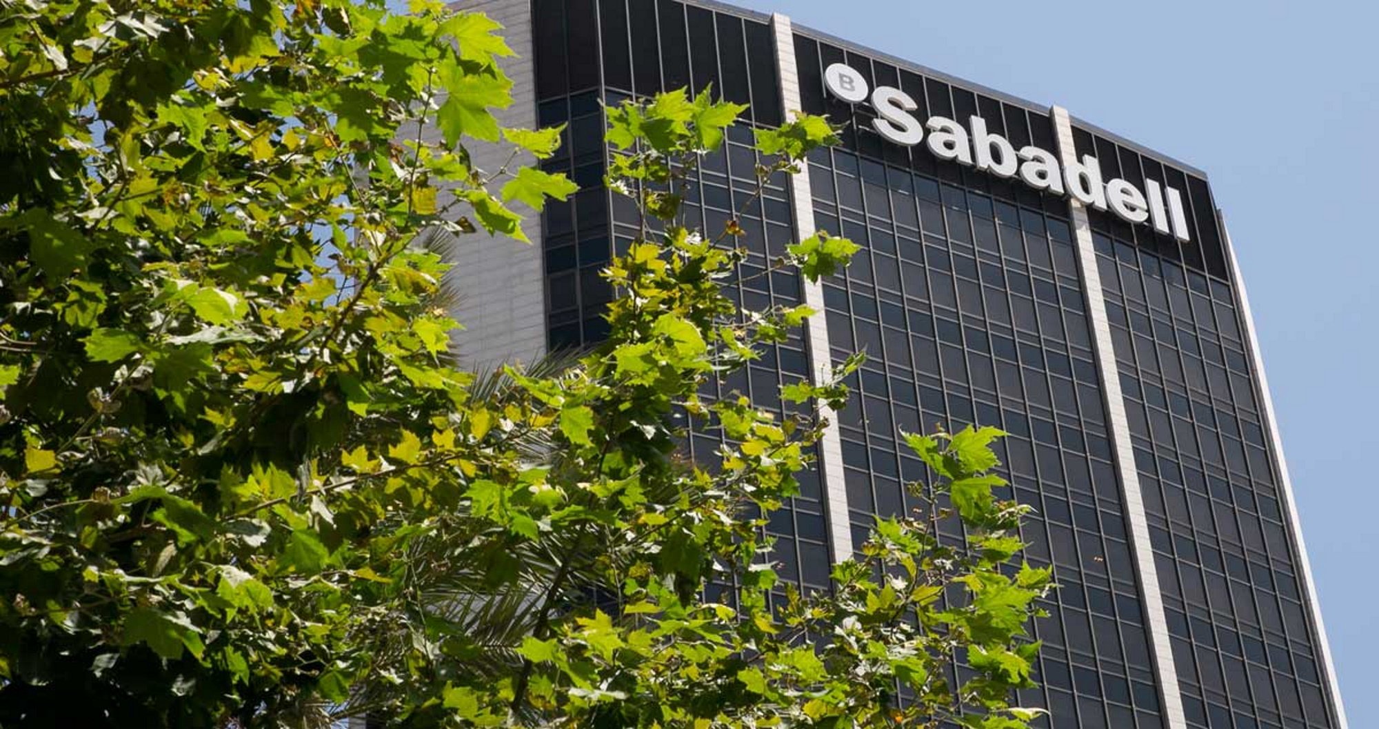 Fundación Banco Sabadell premia a 3 mujeres por sus investigaciones