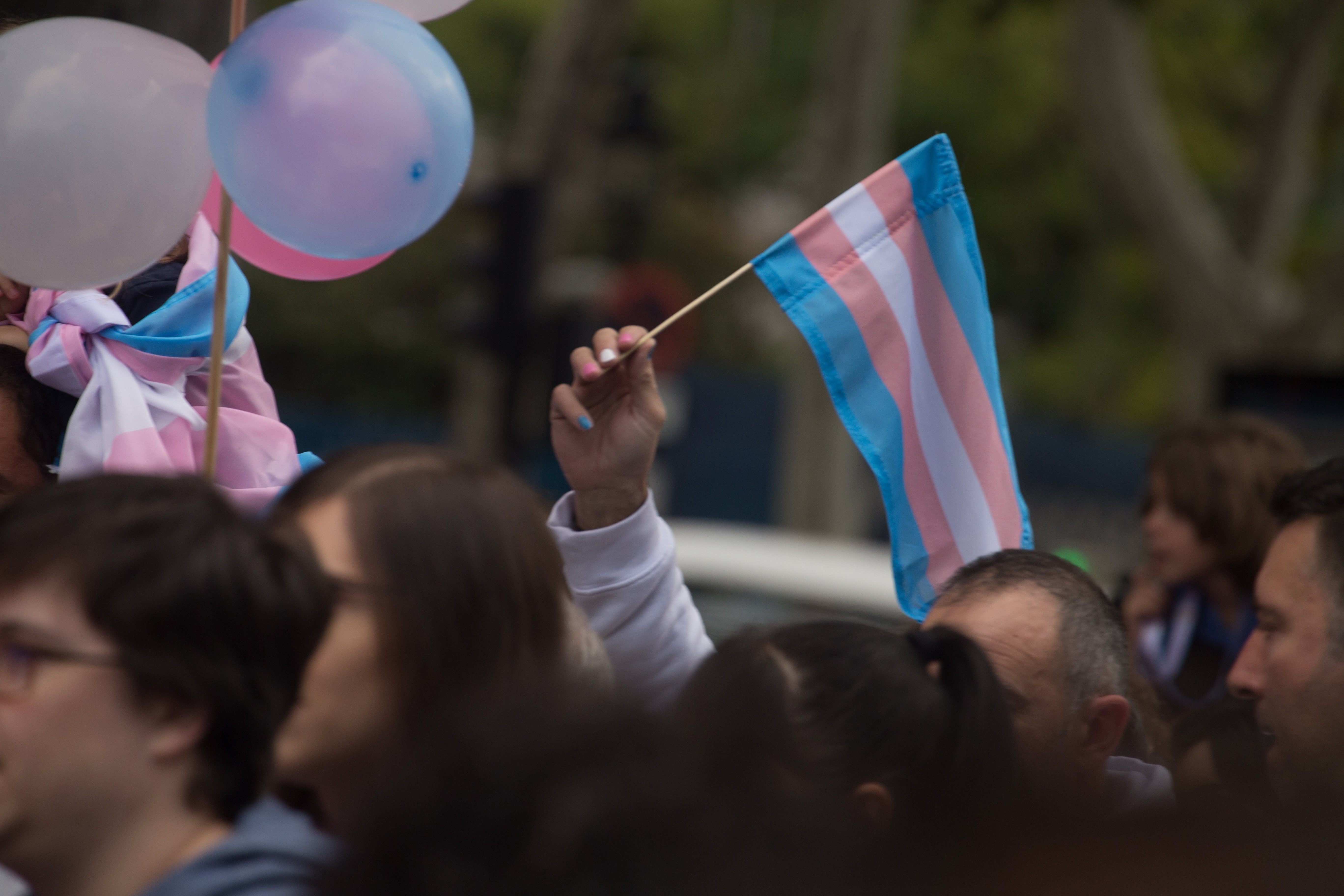 Els Mossos busquen els autors d'unes pintades que acusen el PSC de transfòbia