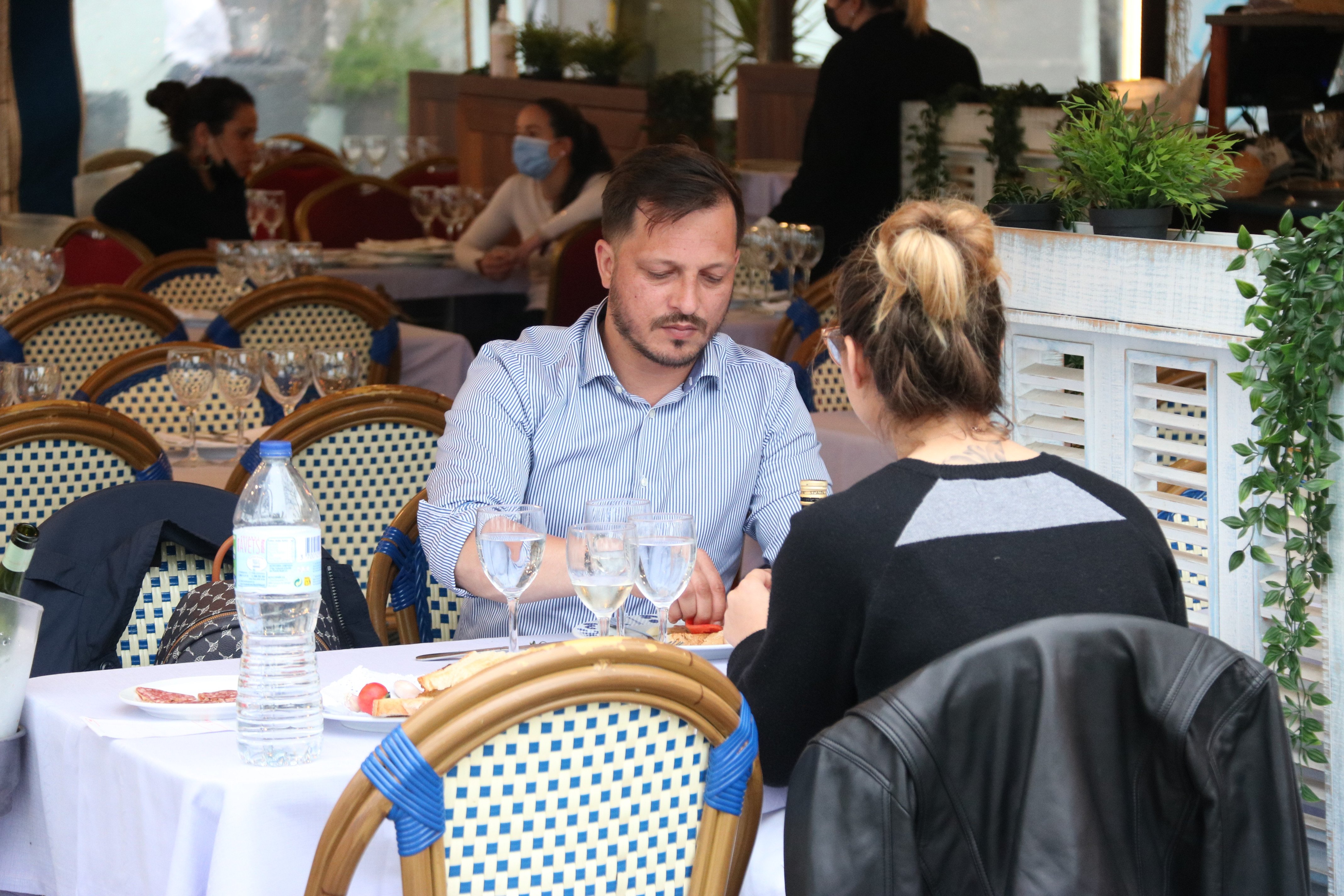 El Gremi de Restauració, decebut amb els nous horaris: "Arriba tard"