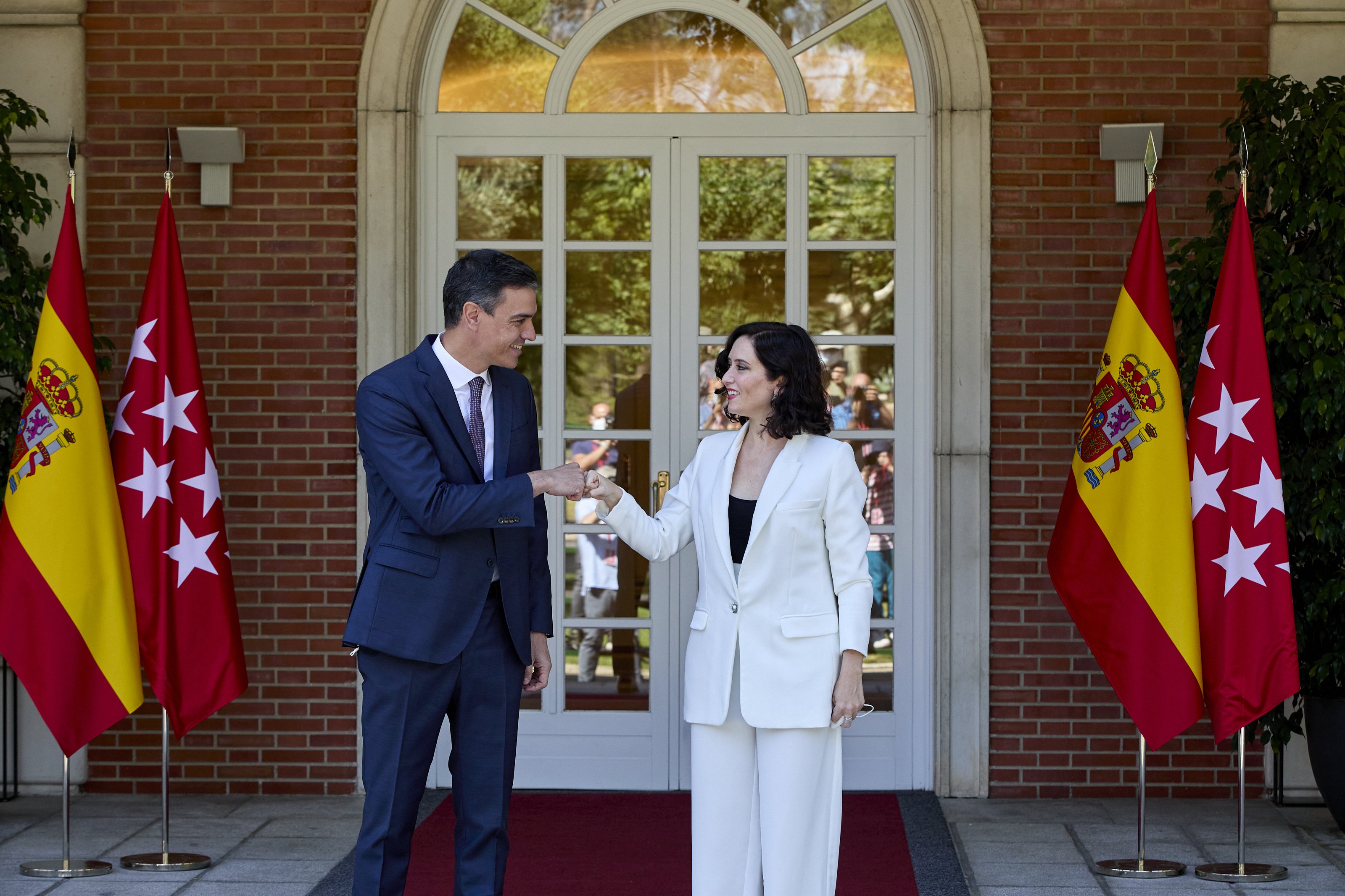 Sánchez va assegurar a Ayuso que "Catalunya s'endurà poca cosa", segons La Razón