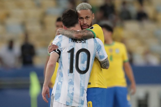 Leo Messi Neymar abraçada Argentina Brasil Copa America EFE
