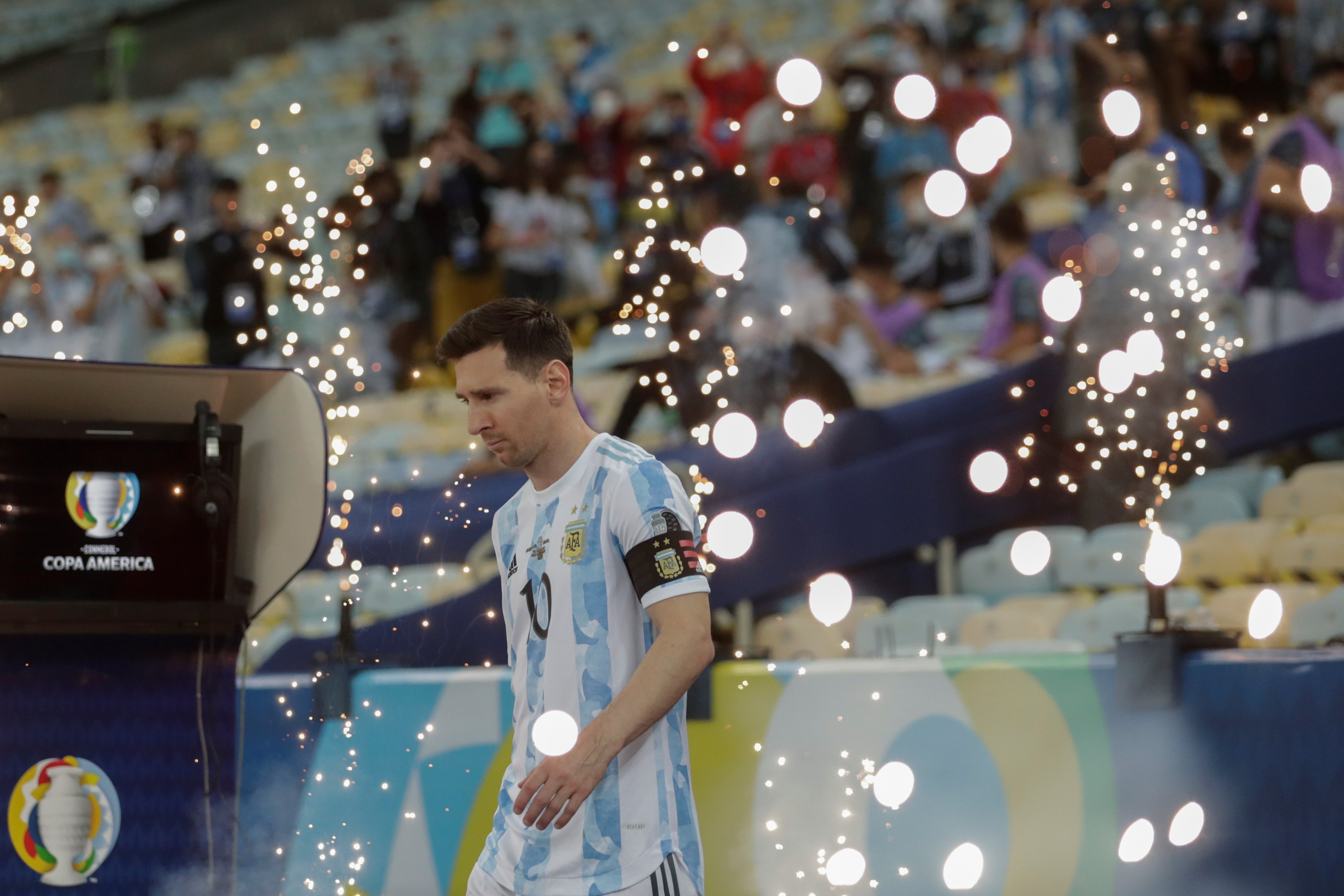 Messi, atrapado en Miami por una turba de aficionados enloquecidos