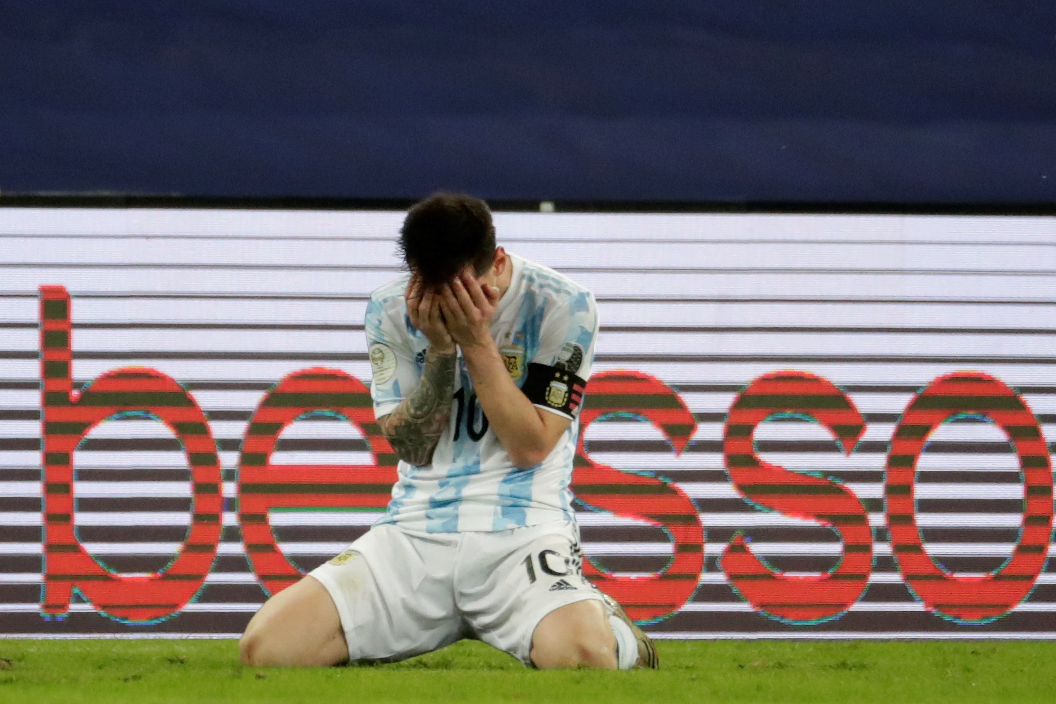 Plors, baralles i un Messi feliç: les millors imatges d'una final històrica