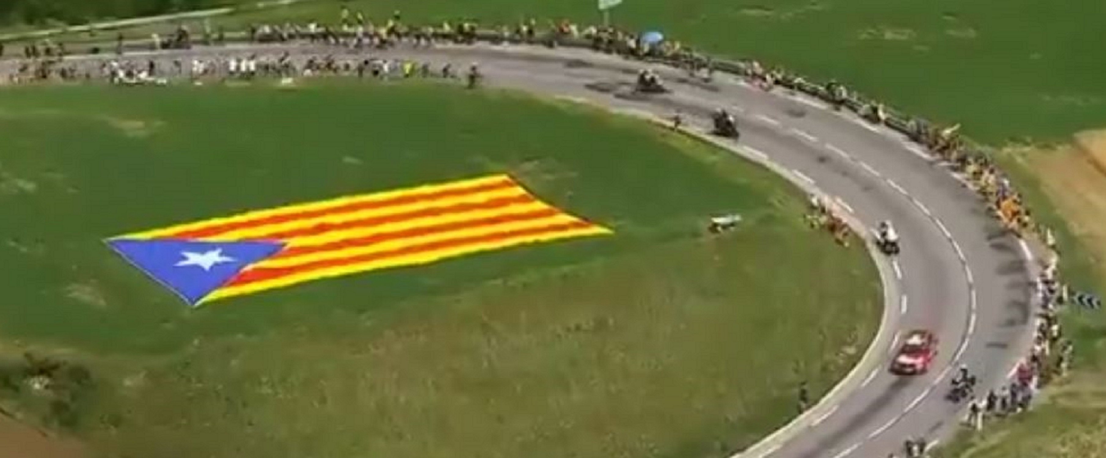 L'ANC omple d'estelades el pas del Tour per la Catalunya Nord: TVE ho ignora