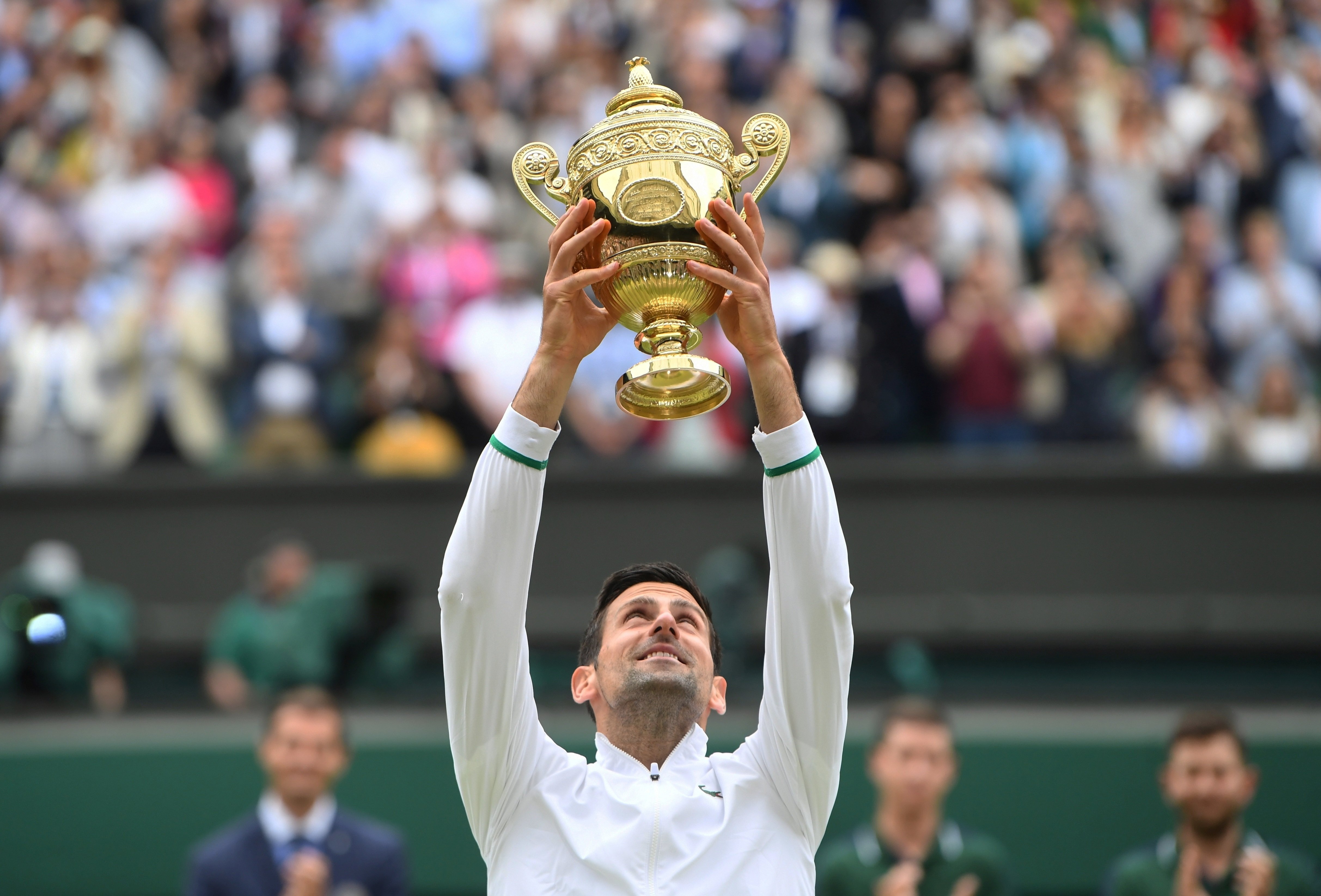 Djokovic, campeón en Wimbledon y entra en el récord de Federer y Nadal