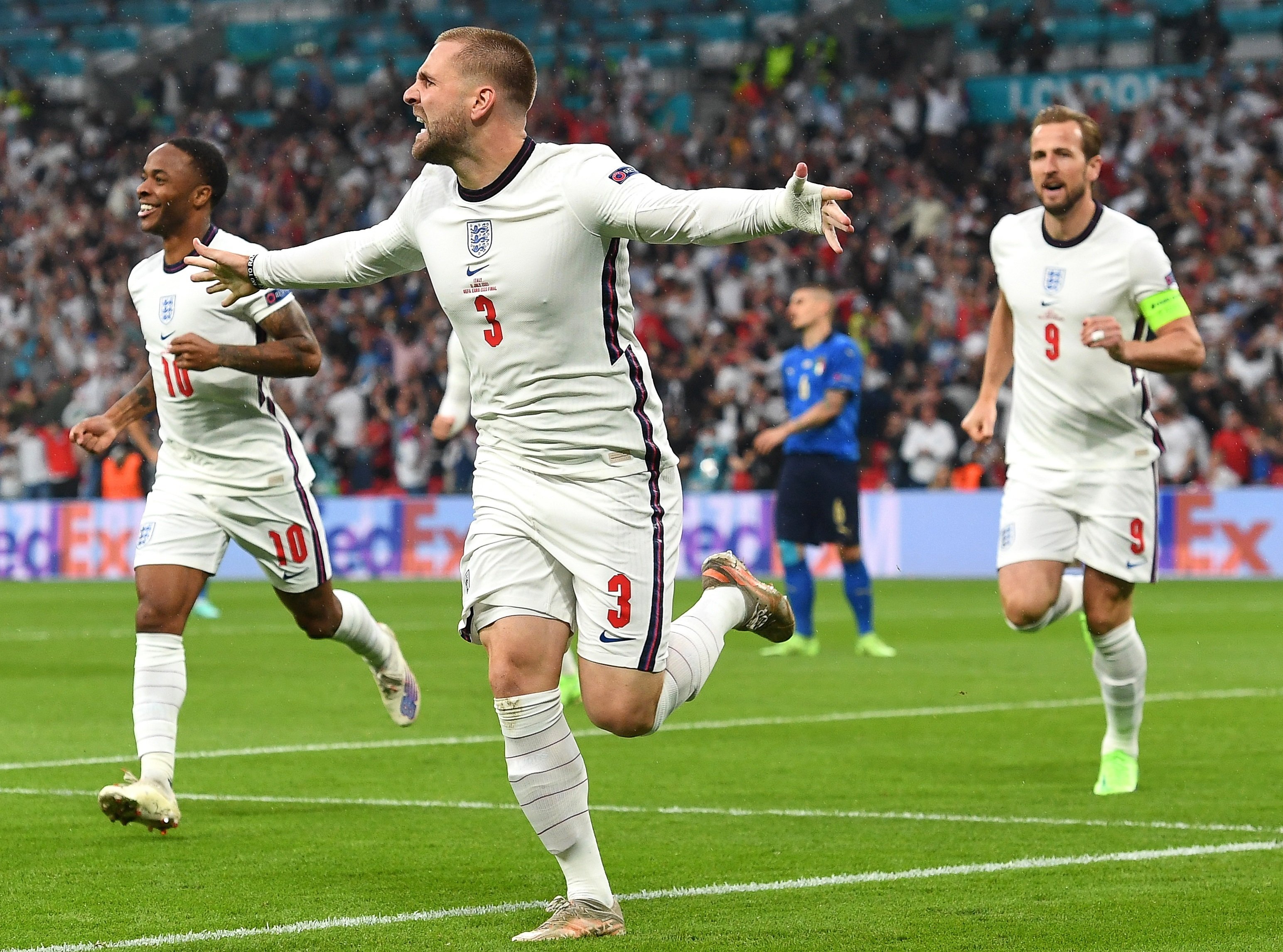 Celebracion gol Shaw Italia Inglaterra EFE