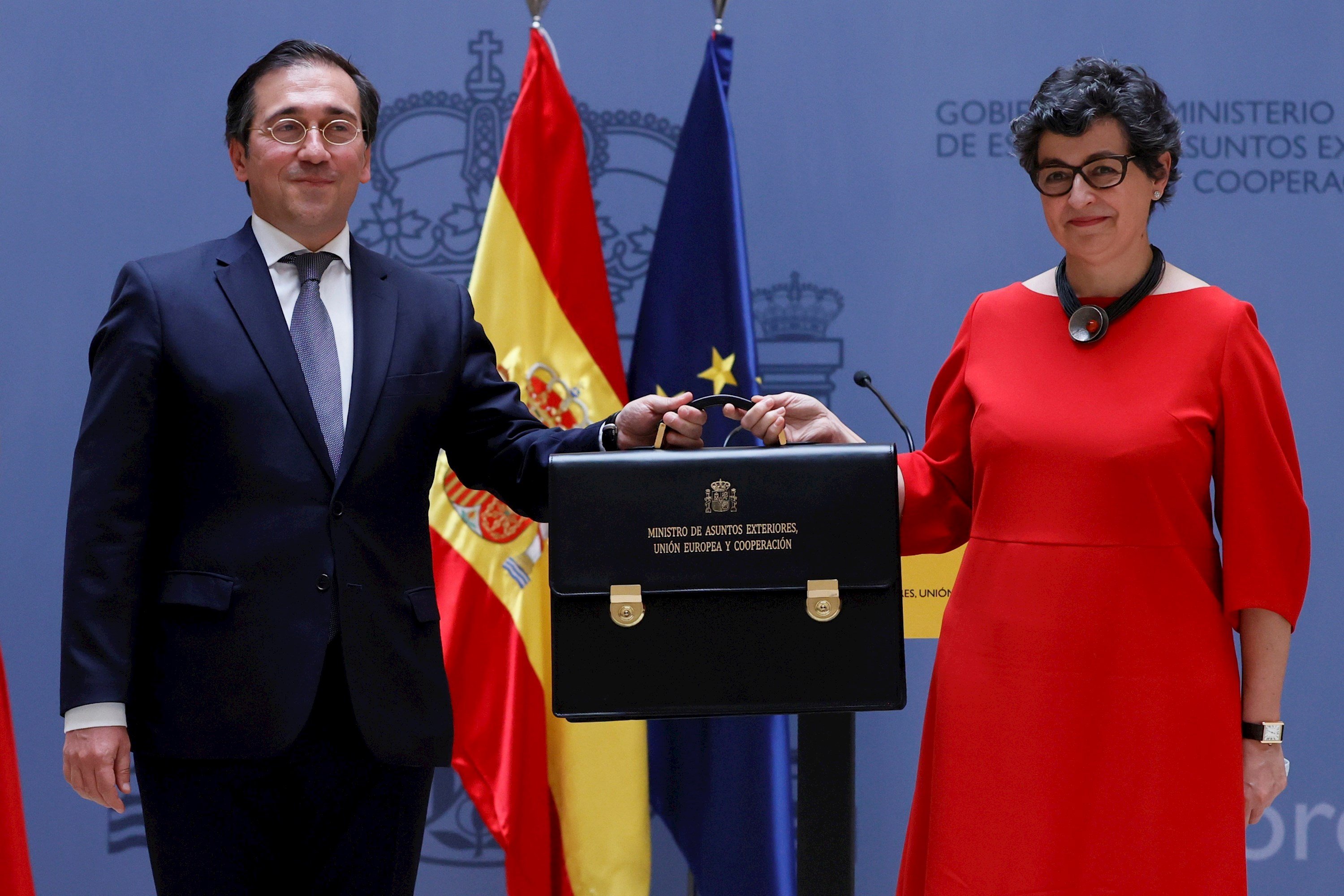 Albares quiere presentar España "como somos, un estado democrático y de derecho"