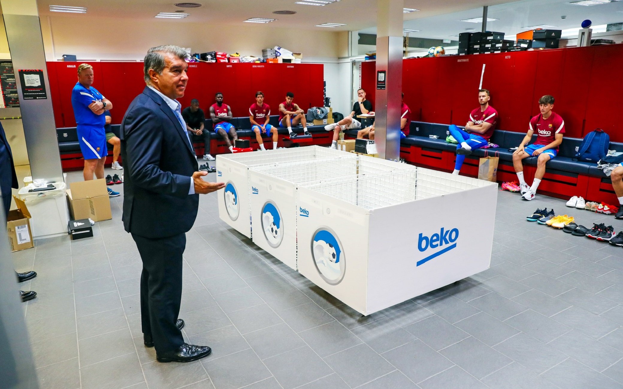 Arenga de Laporta a l'equip en el primer dia de feina: "Mentalitat guanyadora"