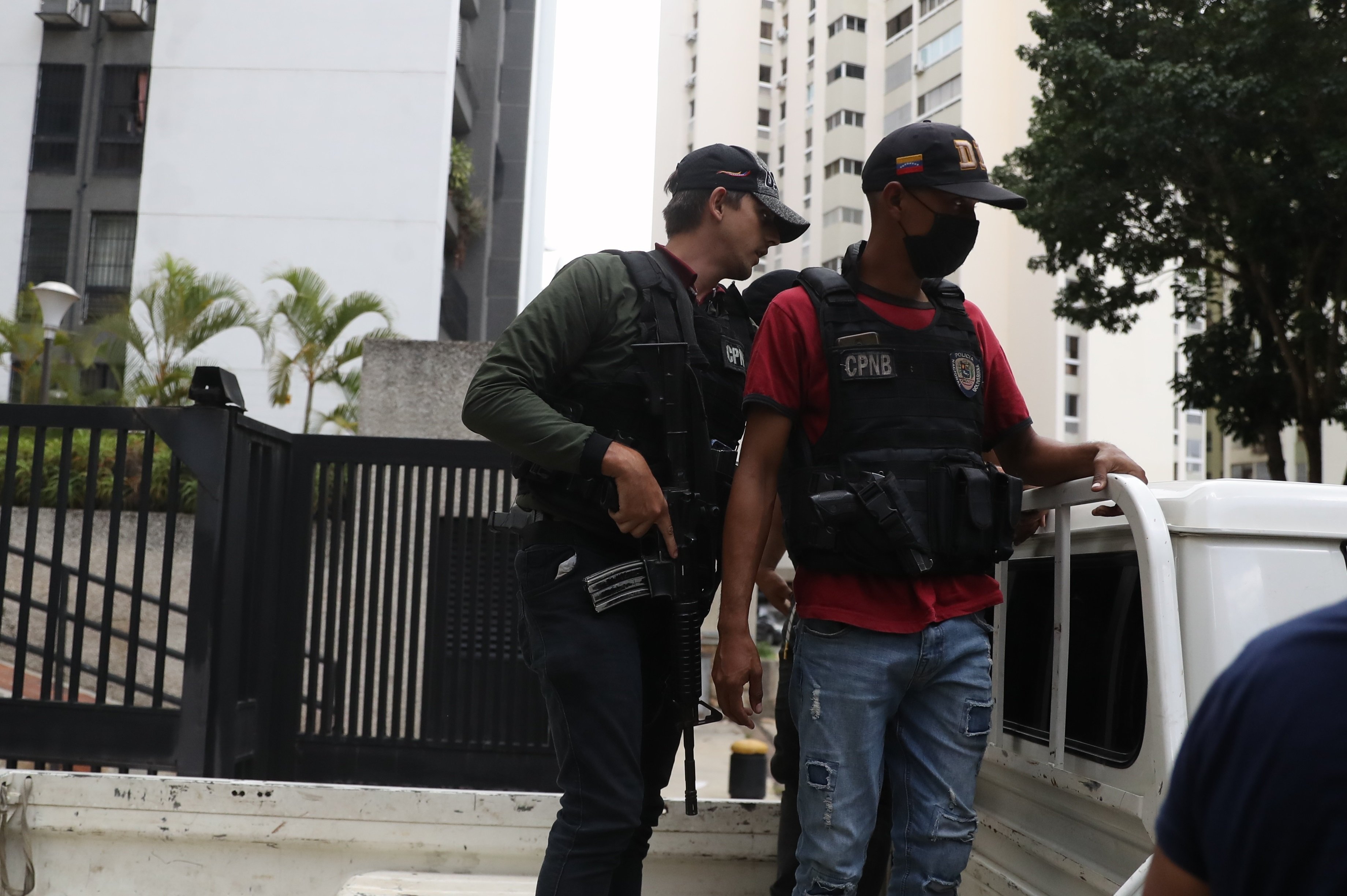 La policía de Maduro irrumpe armada en la casa de Juan Guaidó