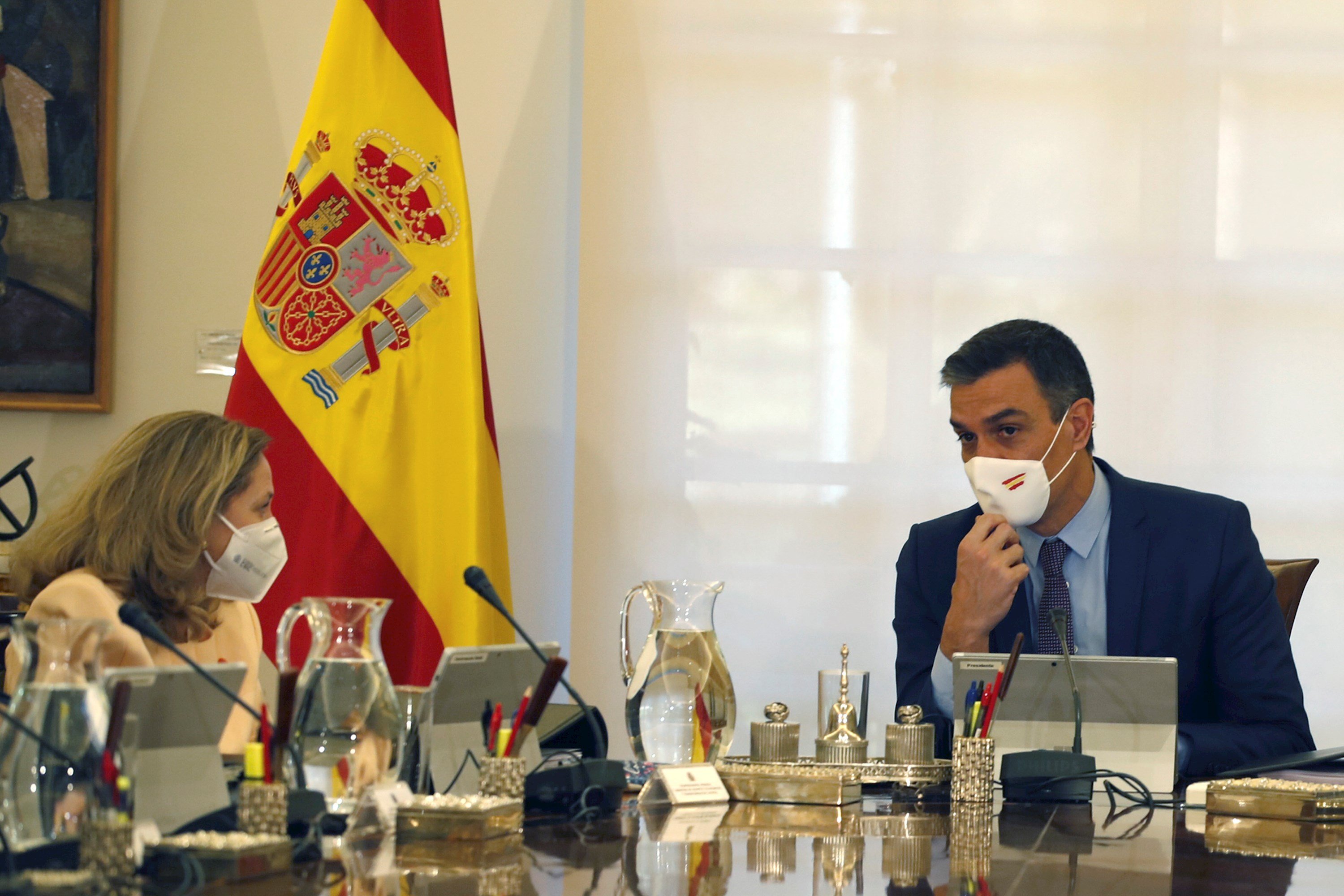 Pedro Sánchez pierde escaños: la crisis de gobierno no hace efecto, según ABC