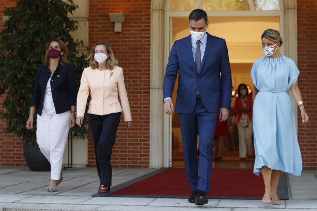 El Presidente del Gobierno, Pedro Sánchez, Vicepresidenta primera, Nadia Calviño, Vicepresidenta segunda Yolanda Díaz, Vicepresidenta Tercera, Teresa Ribera, Palacio de la Moncloa - EFE