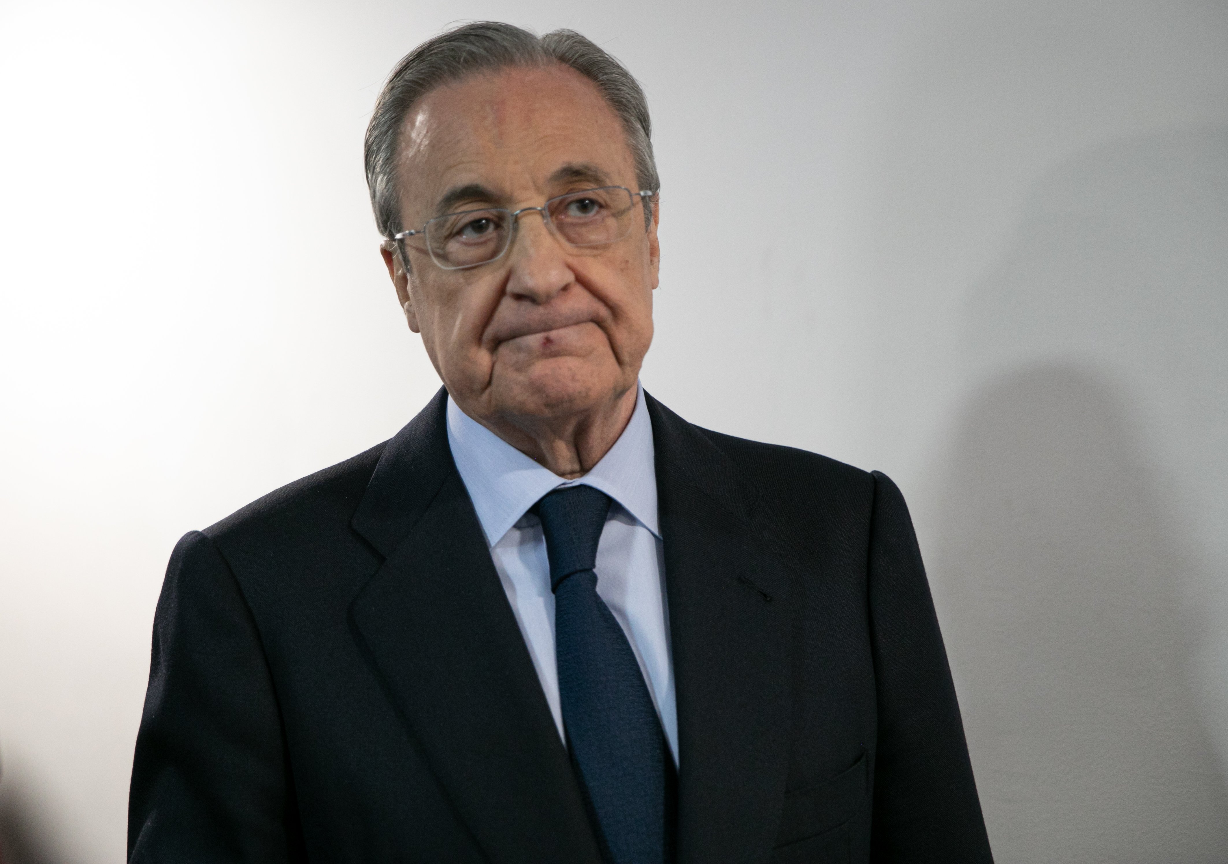 Mino Raiola demana un cap a Florentino Pérez o amenaça de trencar les negociacions amb el Reial Madrid