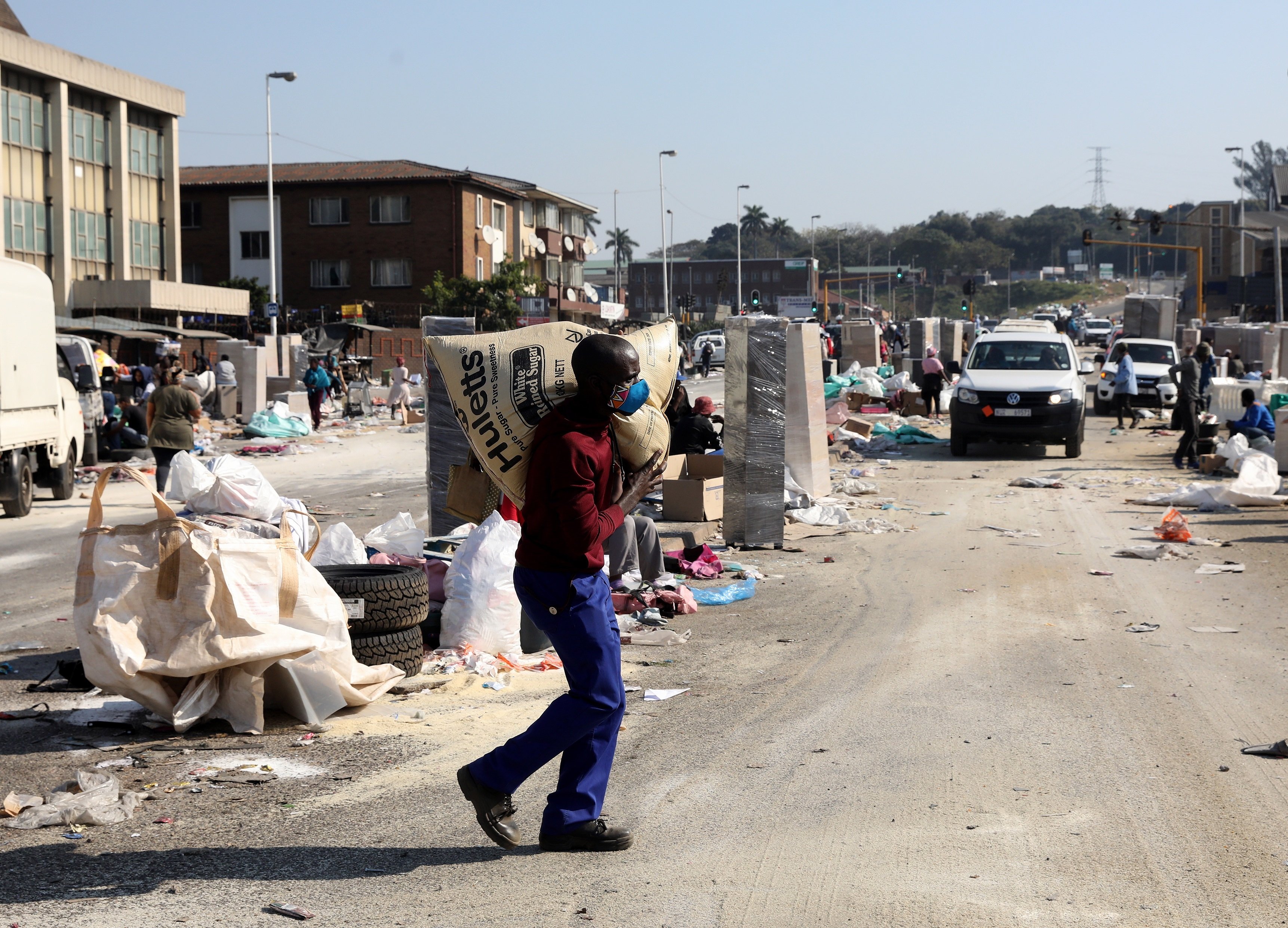 Vuelve la calma a Sudáfrica después de los disturbios que han dejado 117 muertos