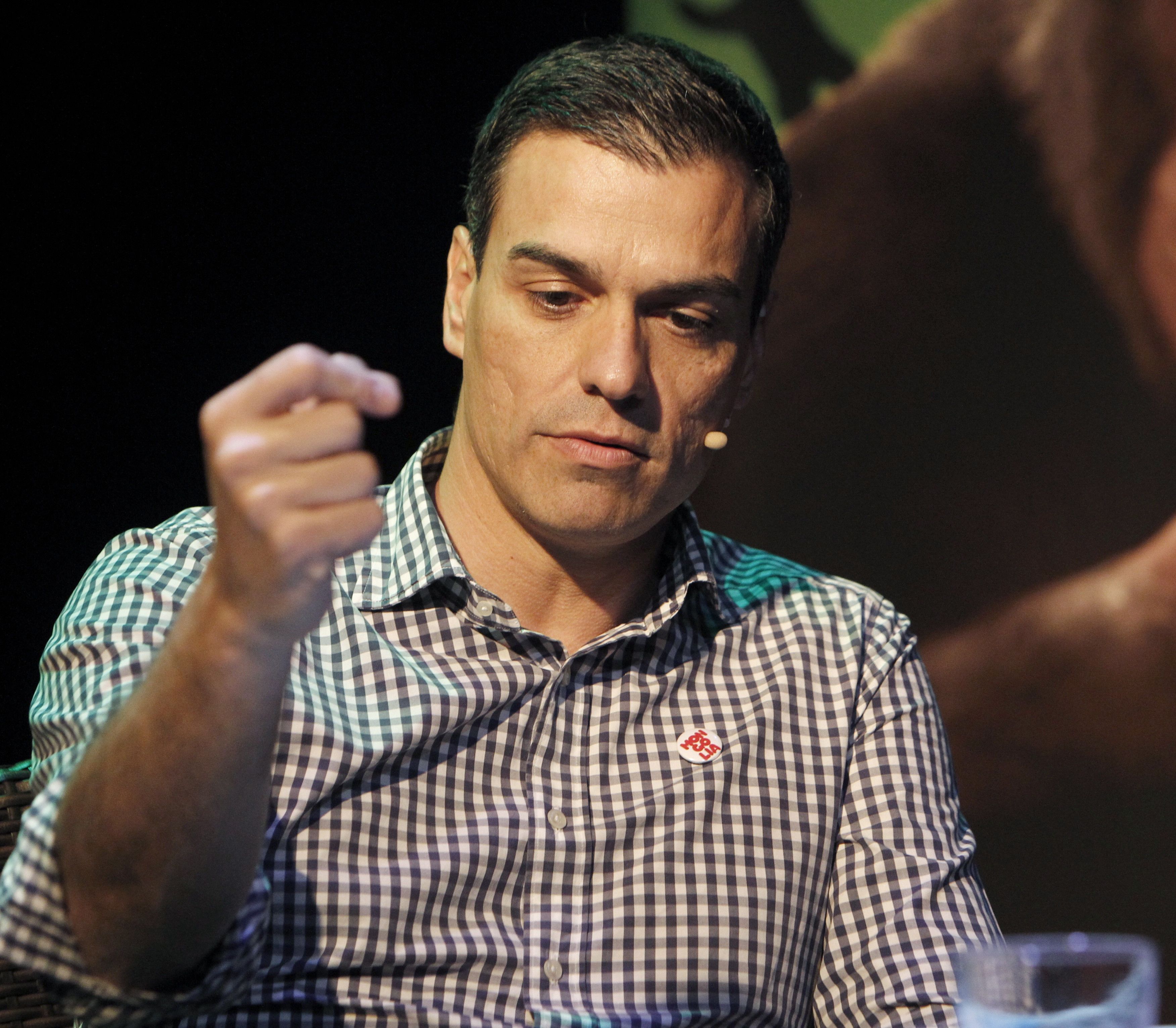 El CIS obliga a Sánchez a escoger entre Rajoy o Iglesias