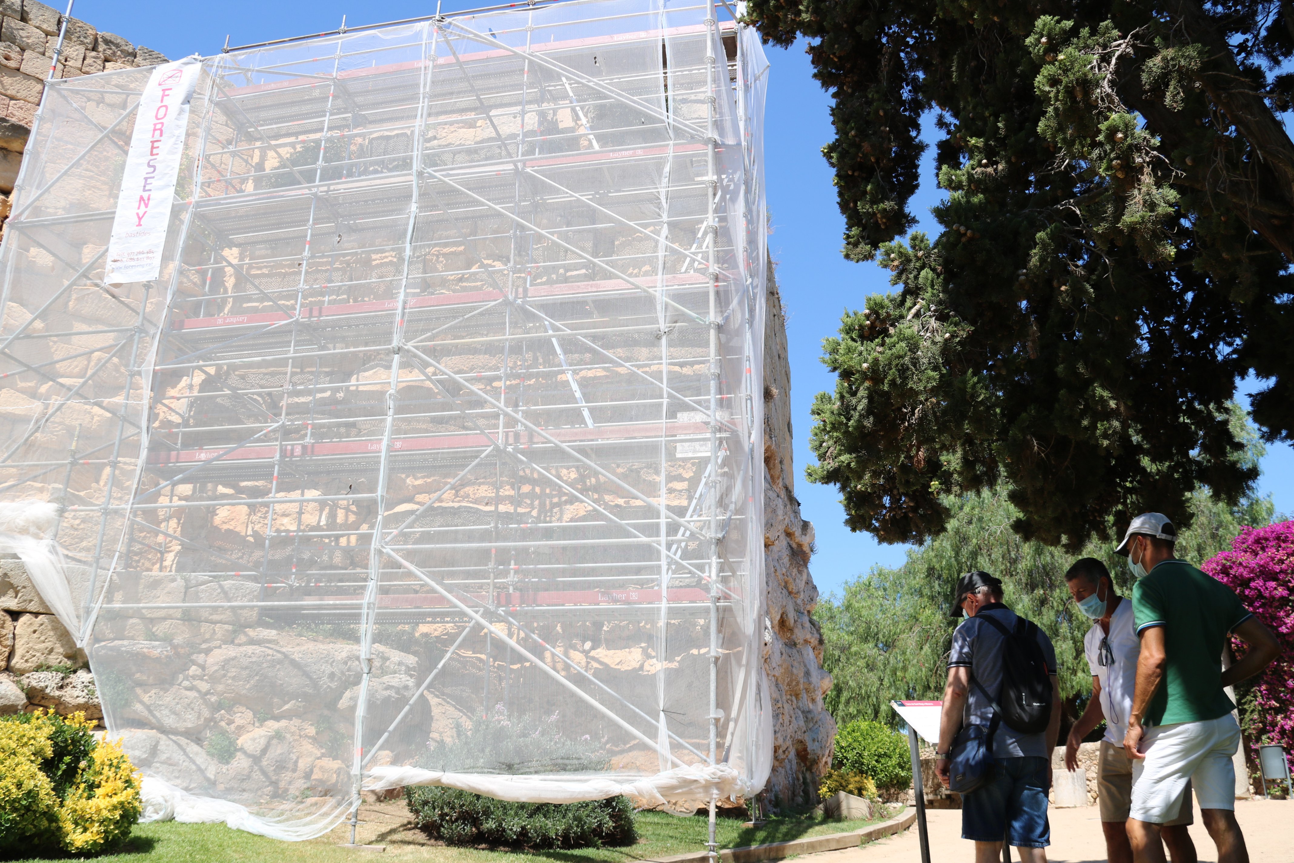 Negligencia en Tarragona: agujerean la muralla romana cuando la querían restaurar