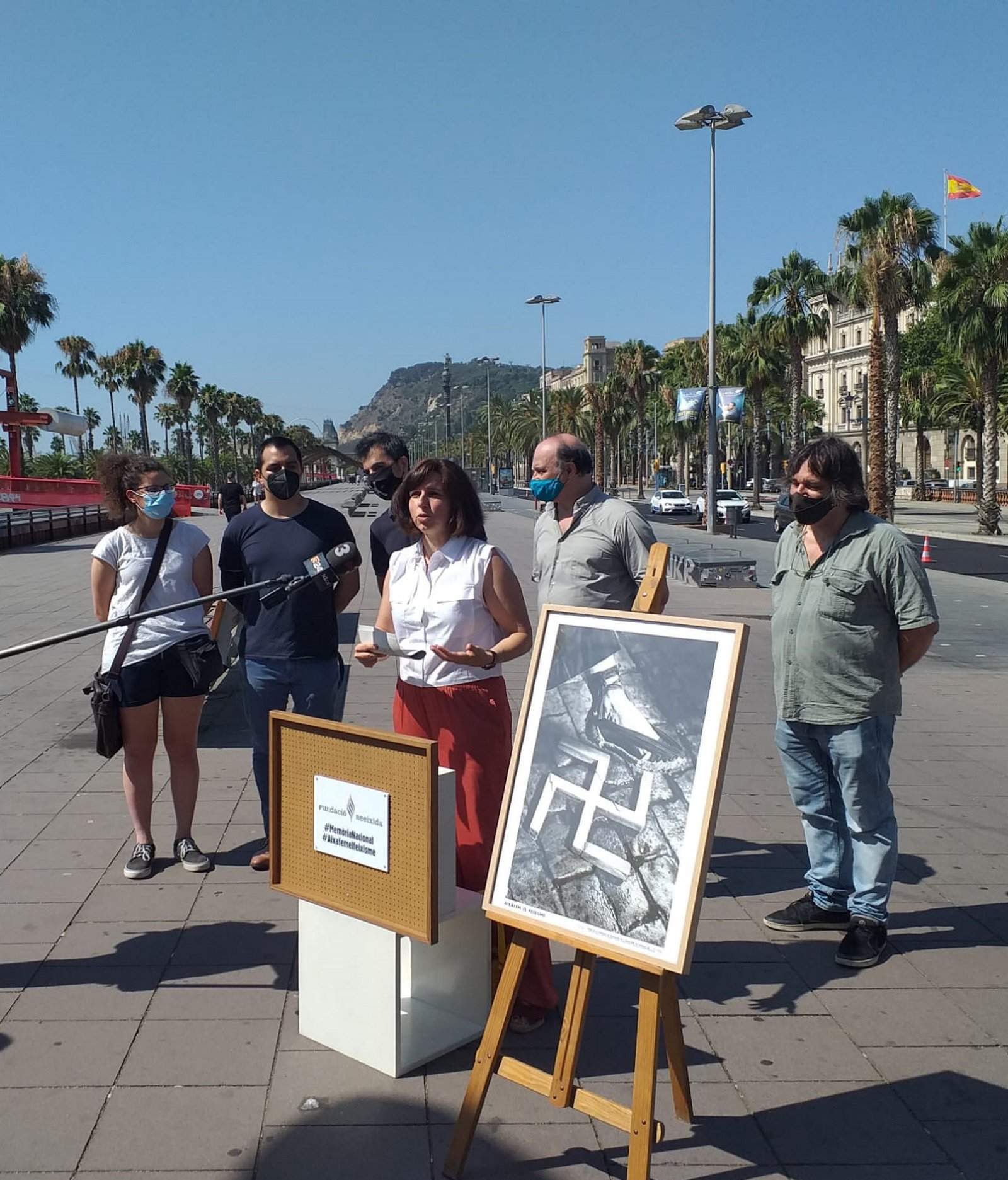 Reeditan el famoso cartel antinazi 85 años después del golpe en Barcelona
