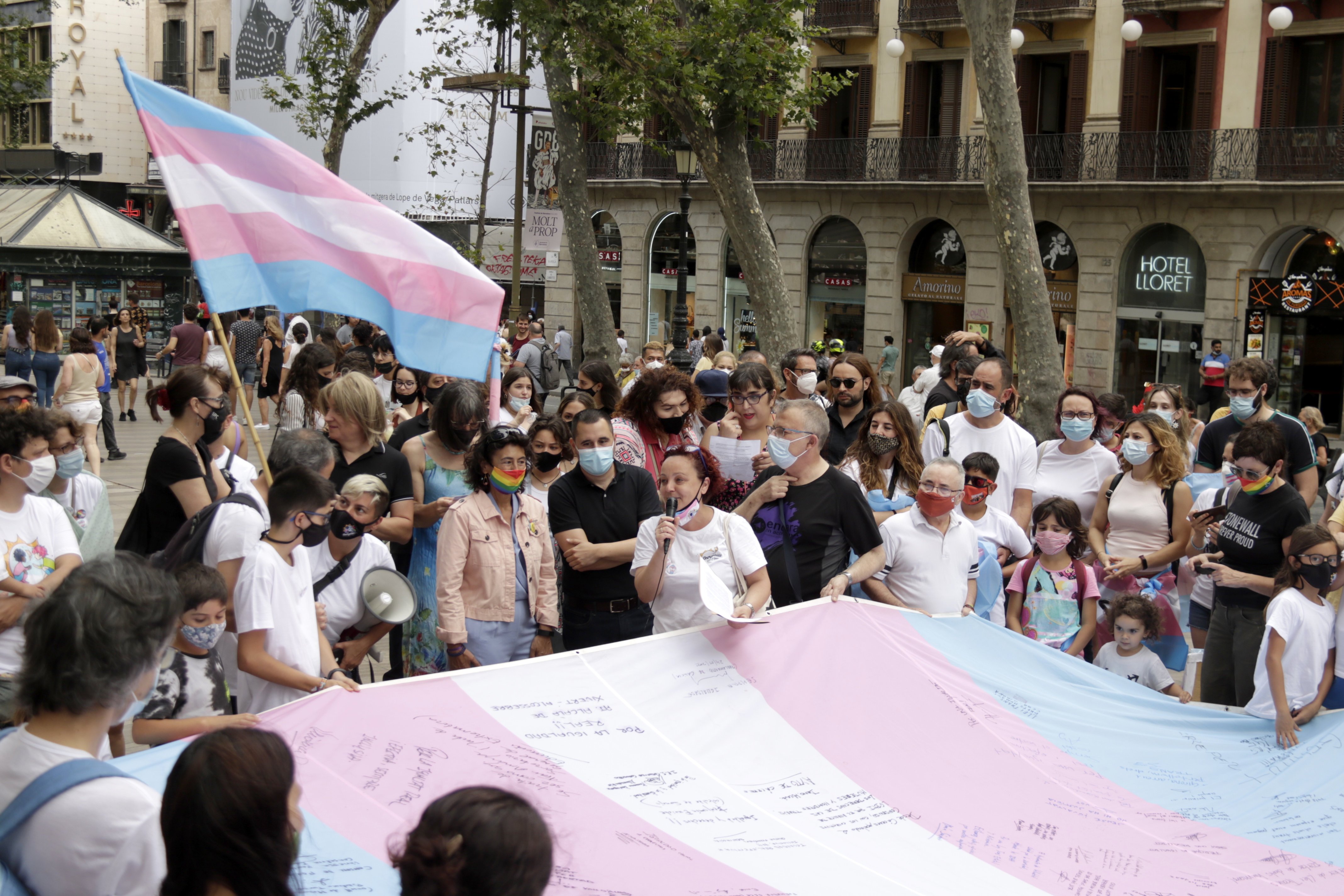ERC, Junts, CUP i comuns defensen una llei trans catalana "amb millores"