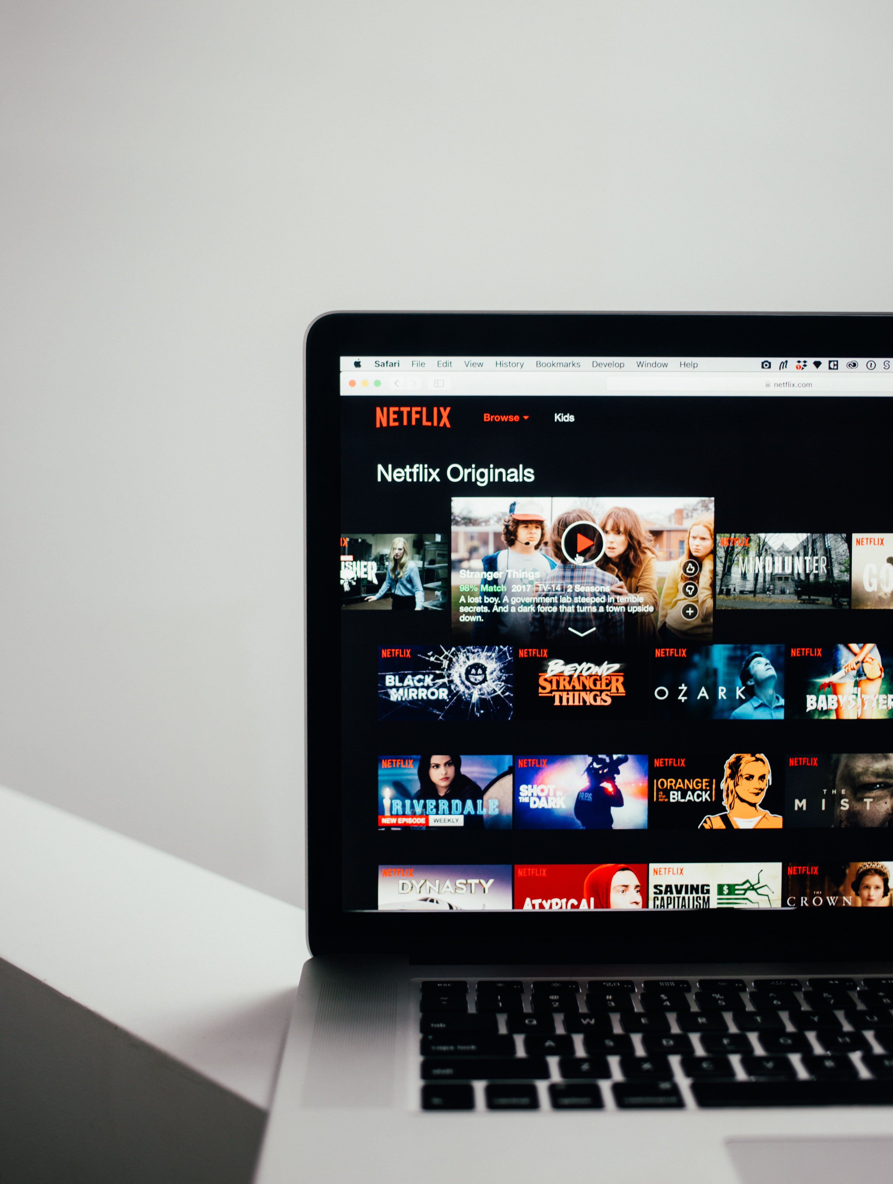 Facua denuncia a Netflix por subir el precio de las tarifas
