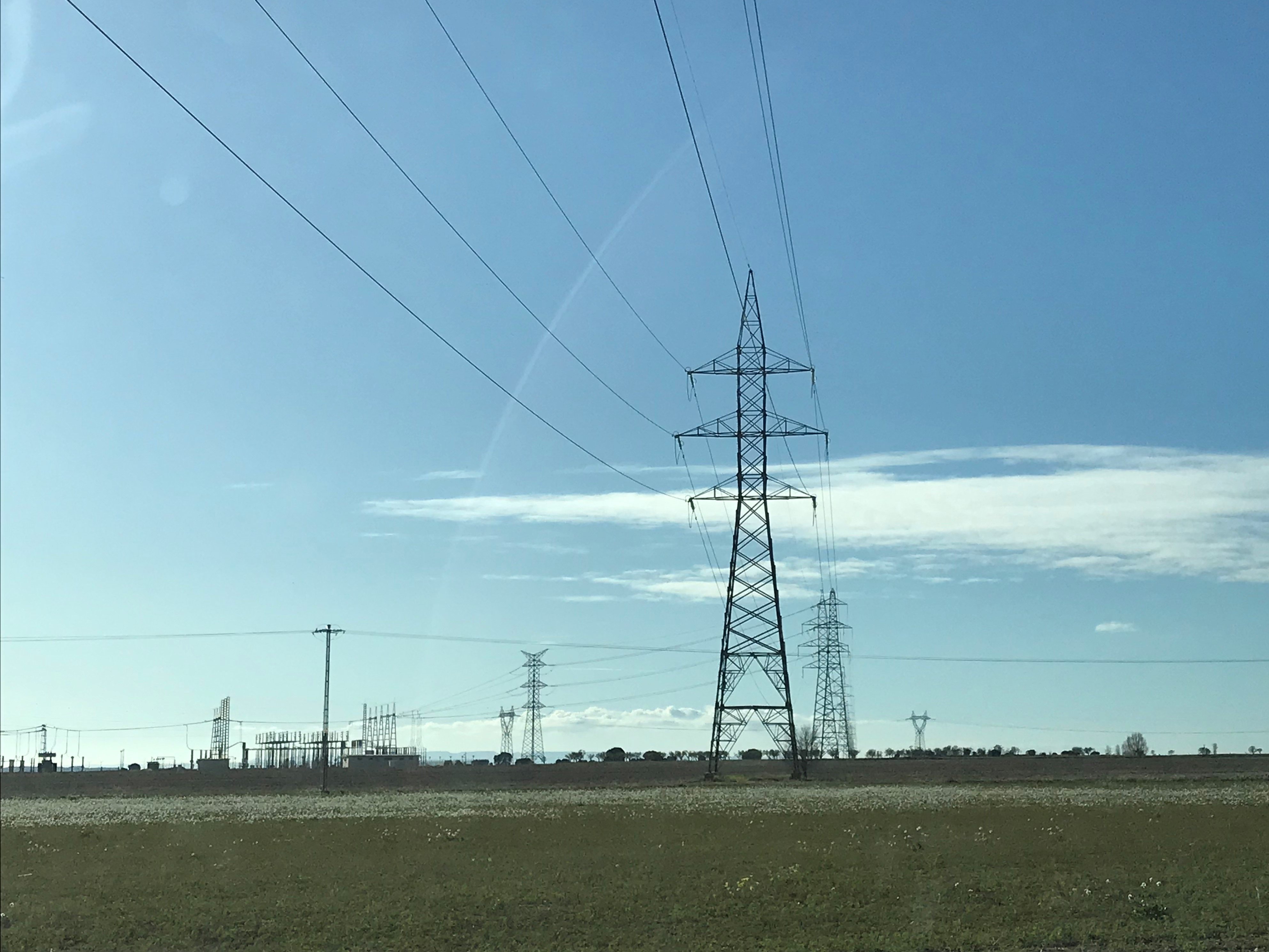 El precio de la electricidad bate el récord histórico superando los 106 euros