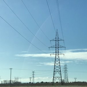 Torres alta tension electricidad precio luz - europa press