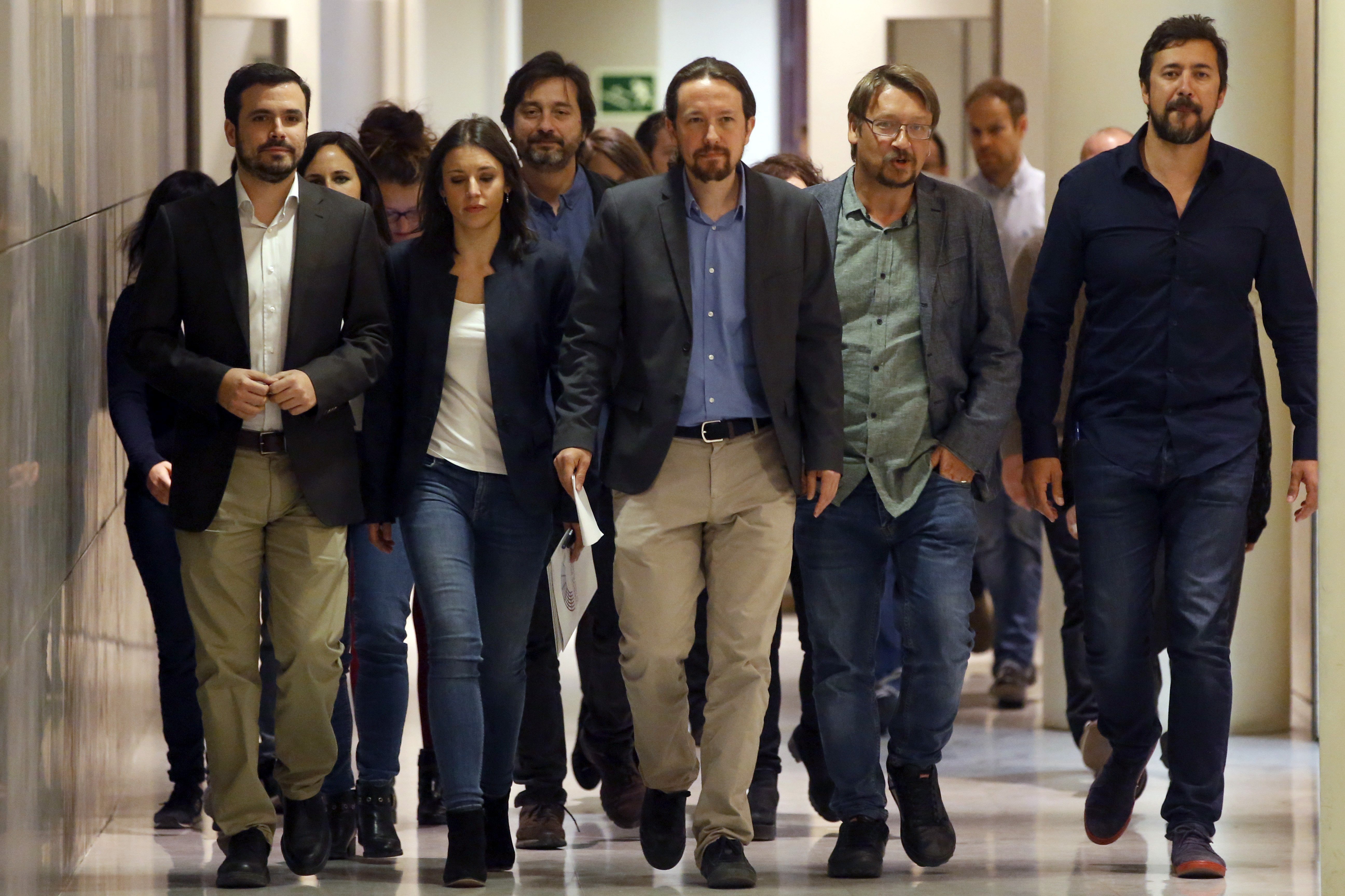 Les bases de Podemos aproven la censura a Rajoy amb una baixa participació