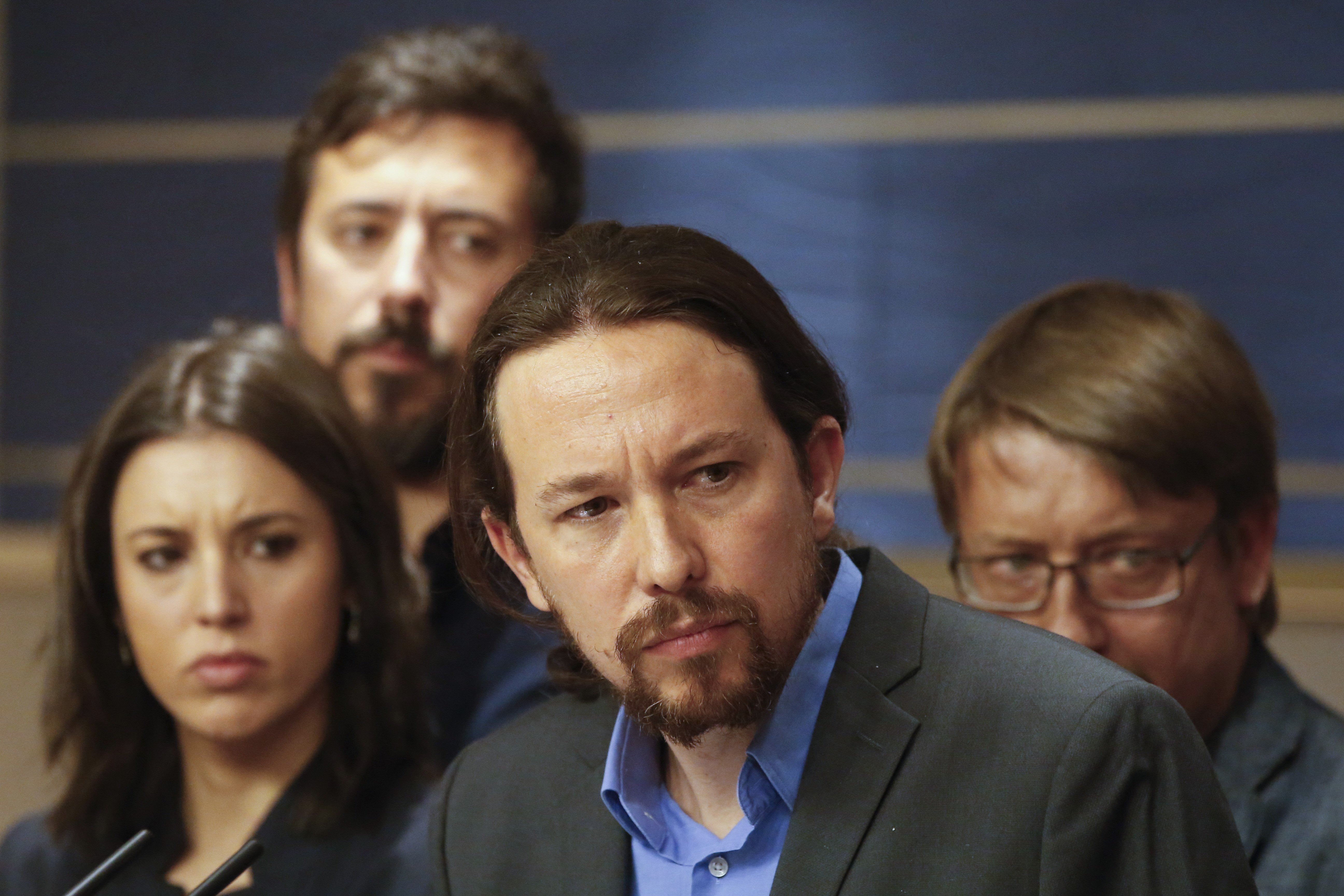 Podemos propone una moción de censura a Rajoy y el PSOE la rechaza