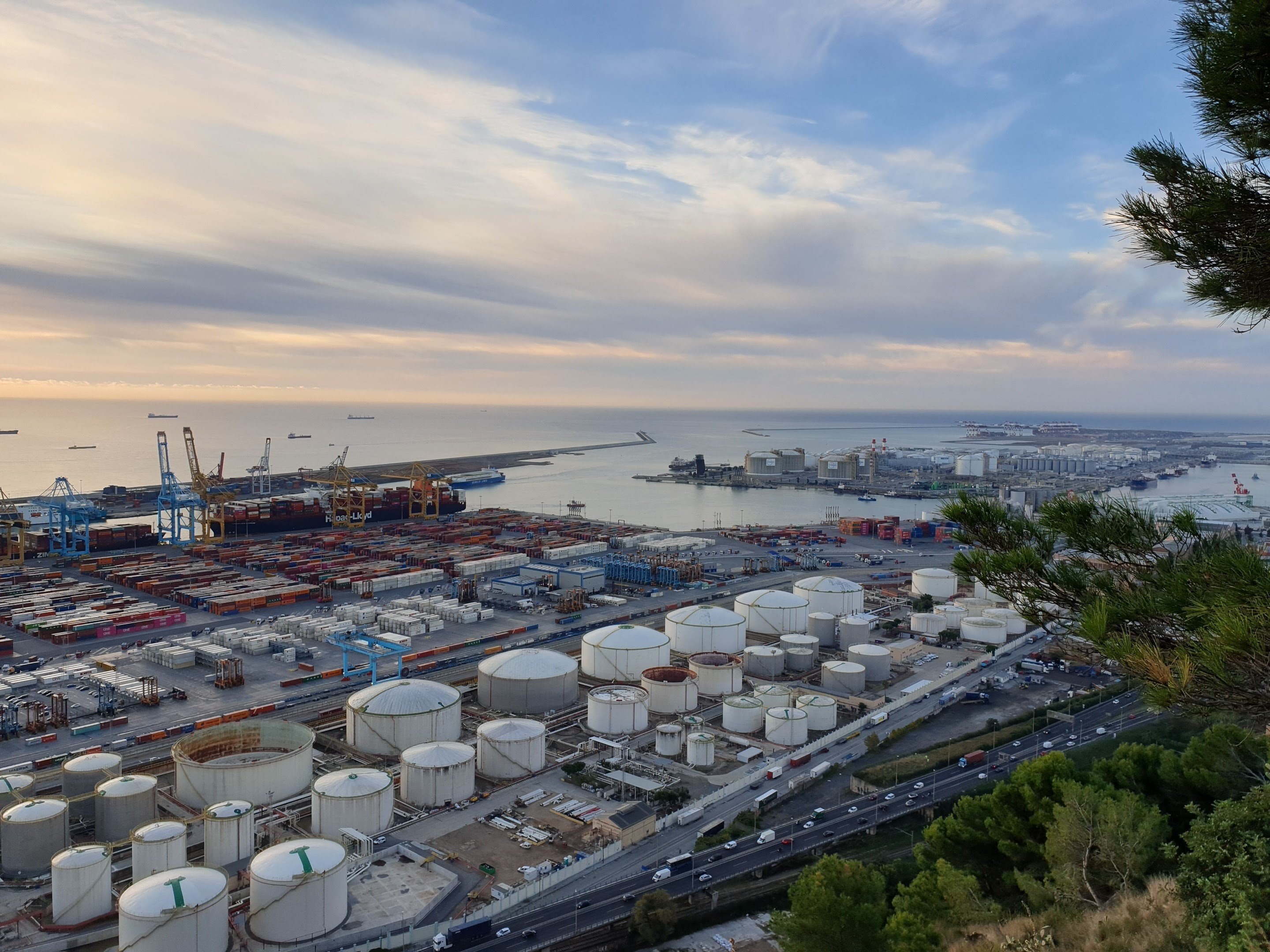 El Port de Barcelona invertirà 110 milions per millorar la qualitat de l’aire