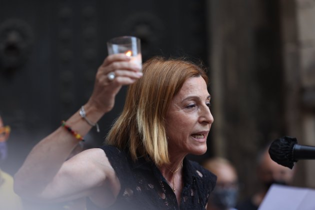 Carme Forcadell acto 'prou represalies: som aquí' en la plaza del rei Sergi Alcàzar