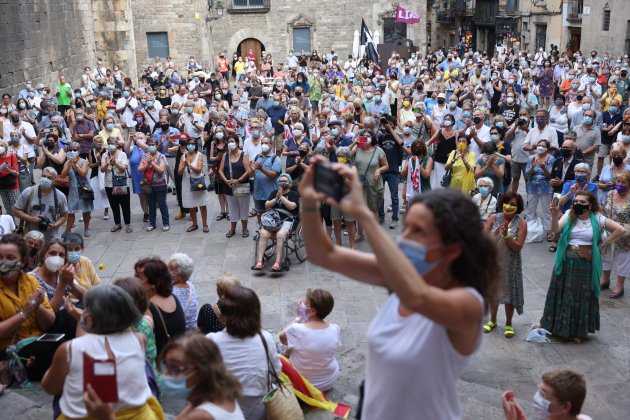  acto 'prou represalies: som aquí' en la plaza del rei Sergi Alcàzar