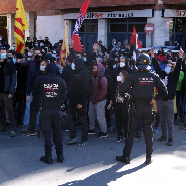 antifascistas manifestacion acto vox valls