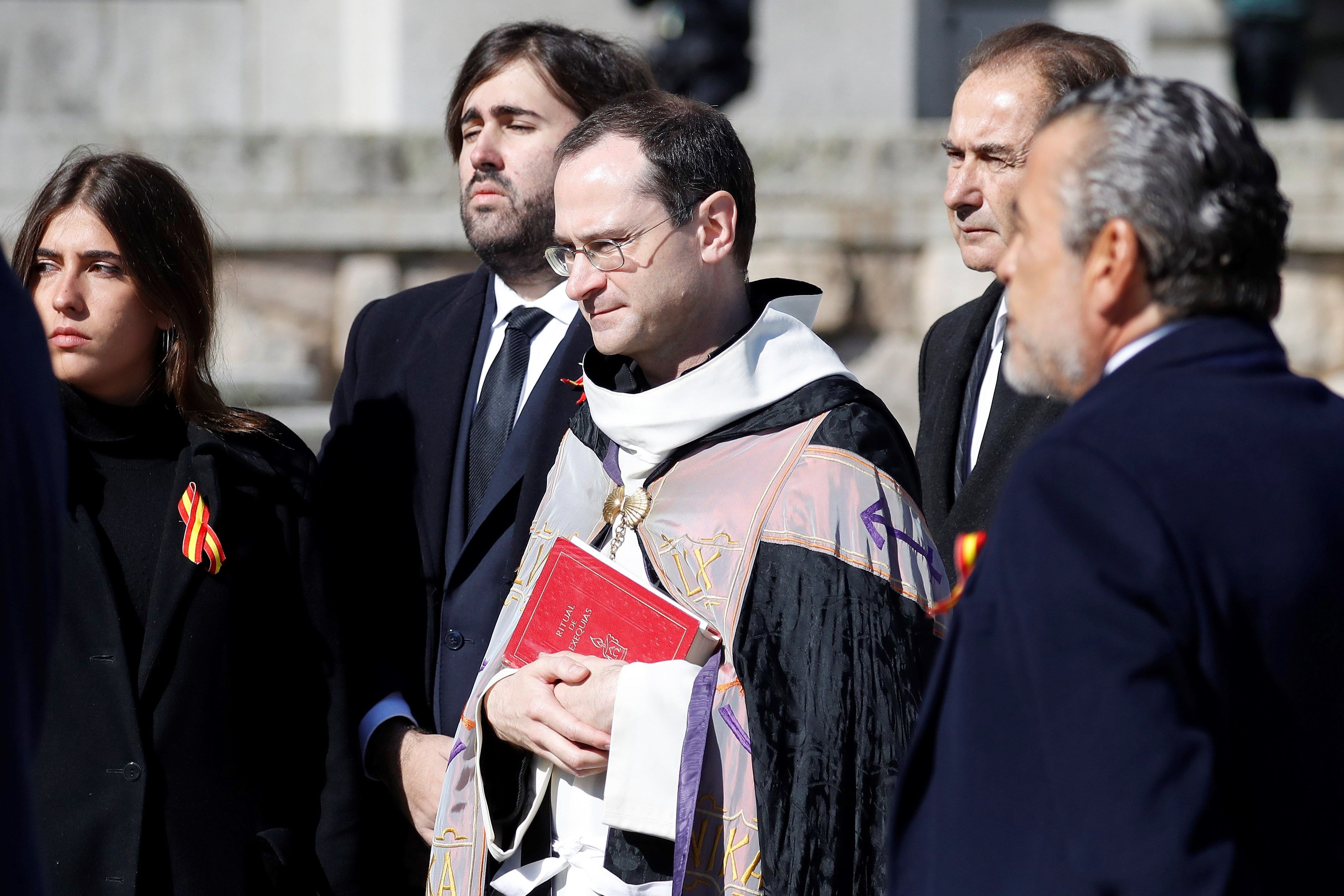 El Gobierno cierra el grifo a los monjes del Valle de los Caídos