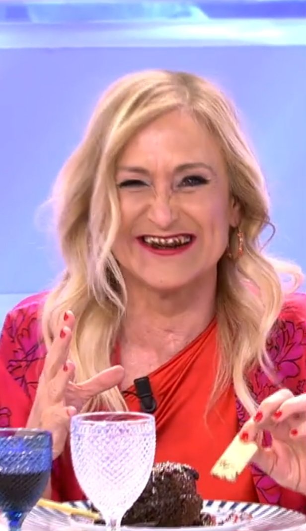 Cristina Cifuentes dientes negros Telecinco